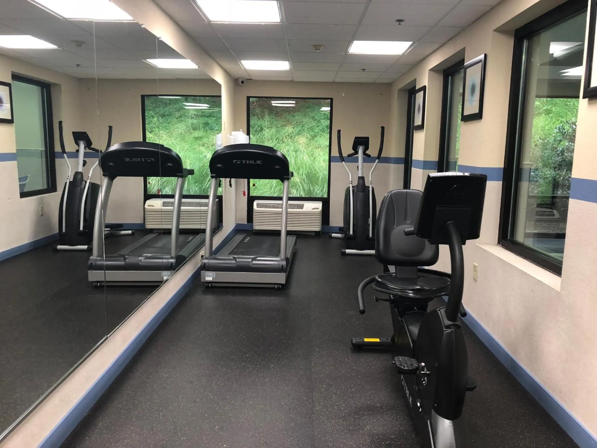 Fitness centre/facilities in Holiday Inn Express Hotel & Suites West Chester by IHG
