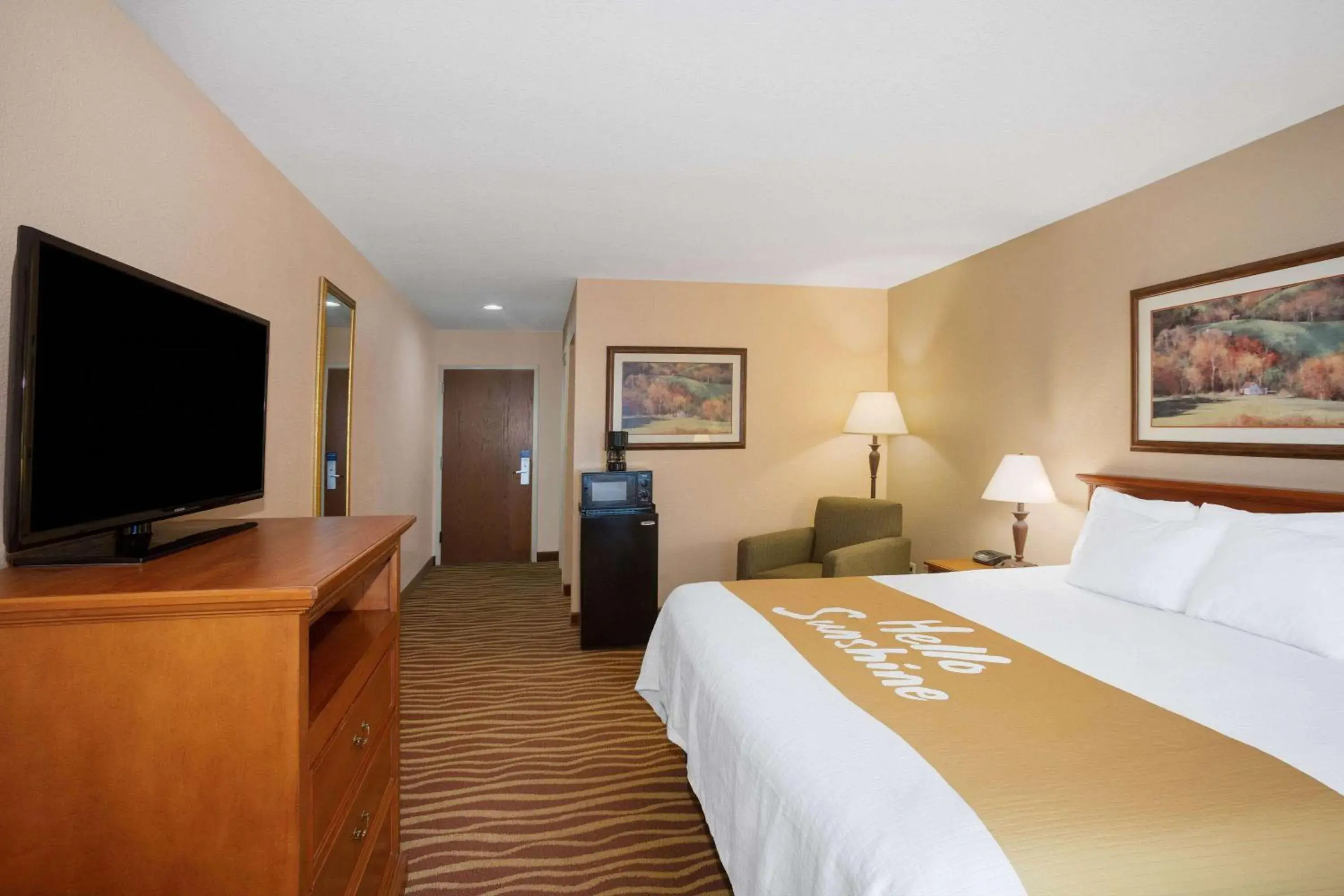 Photo of the whole room, Bed in Days Inn & Suites by Wyndham Cuba Photo of the whole room, Bed in Days Inn & Suites by Wyndham Cuba