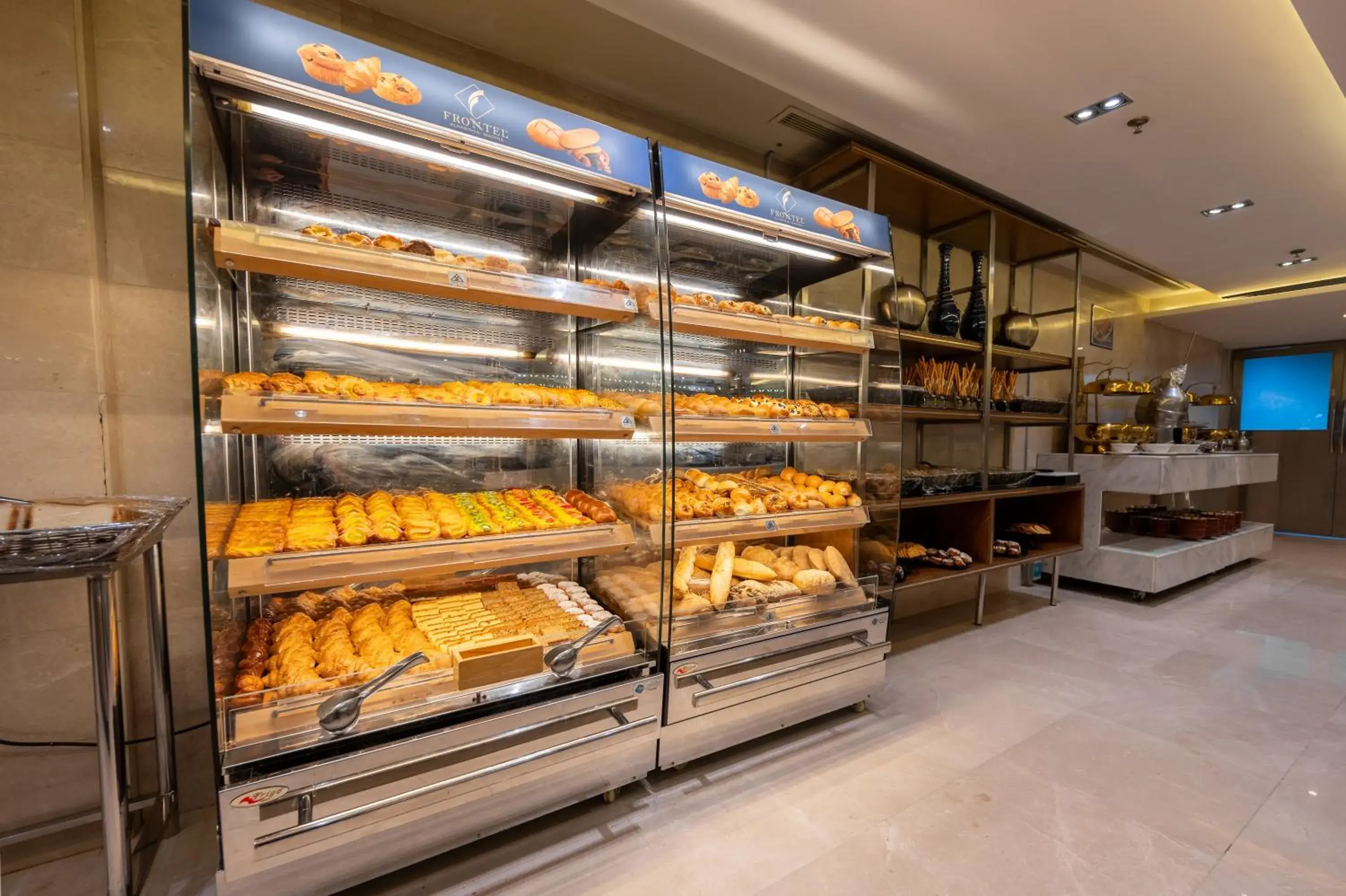 Restaurant/places to eat in Maysan Al Harithia Hotel Restaurant/places to eat in Maysan Al Harithia Hotel