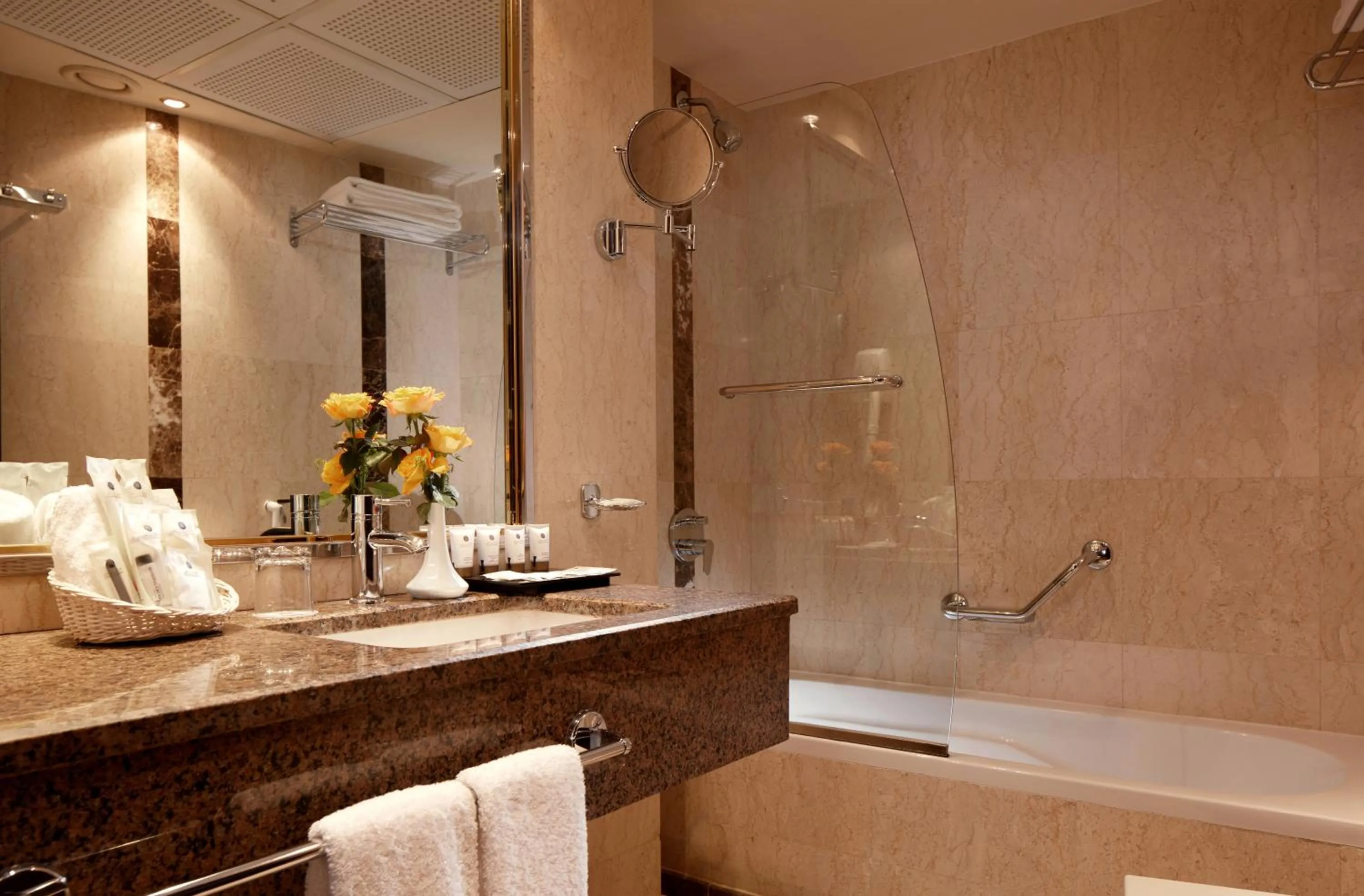 Bathroom in Frontel Al Harithia Hotel