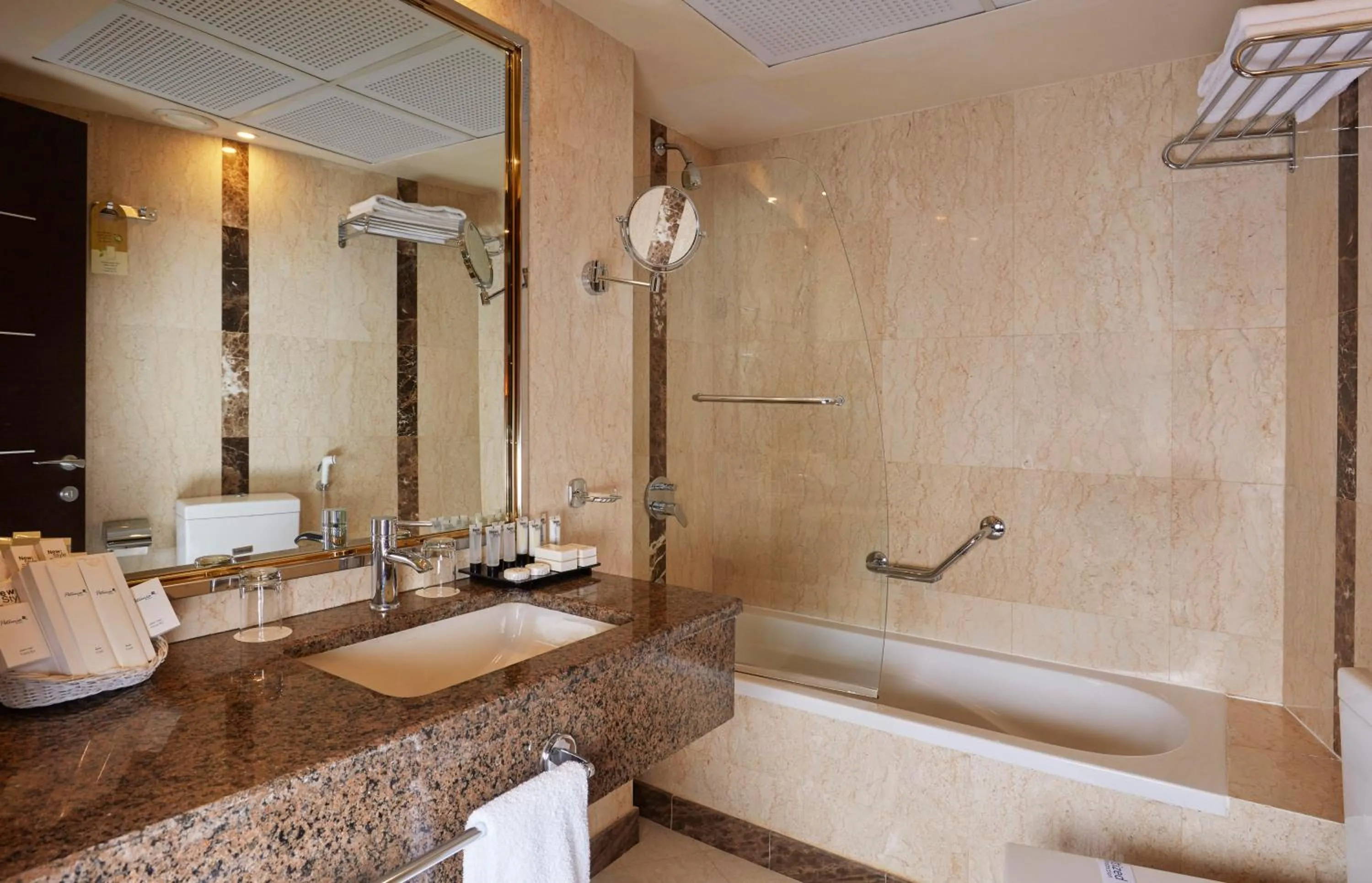 Massage in Frontel Al Harithia Hotel