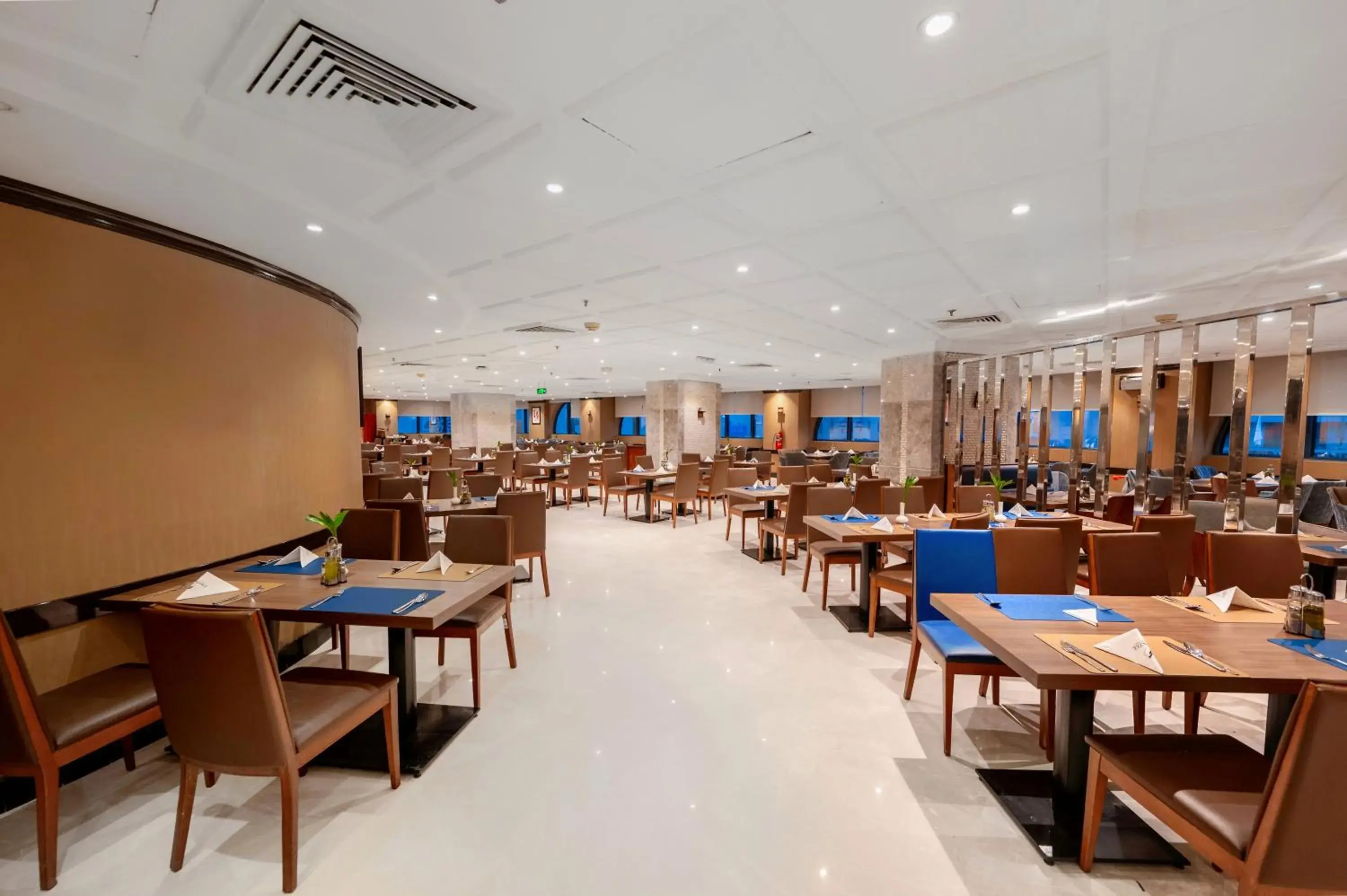 Restaurant/places to eat in Maysan Al Harithia Hotel Restaurant/places to eat in Maysan Al Harithia Hotel
