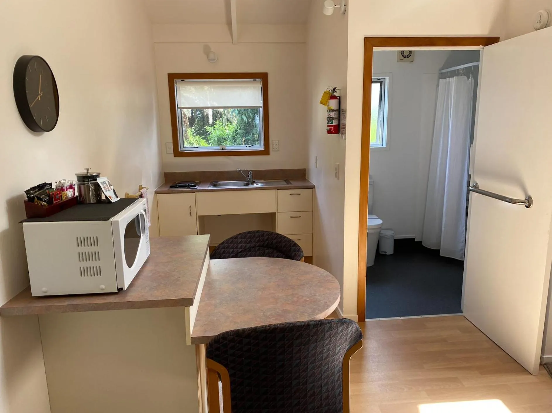 Colonial House Motel