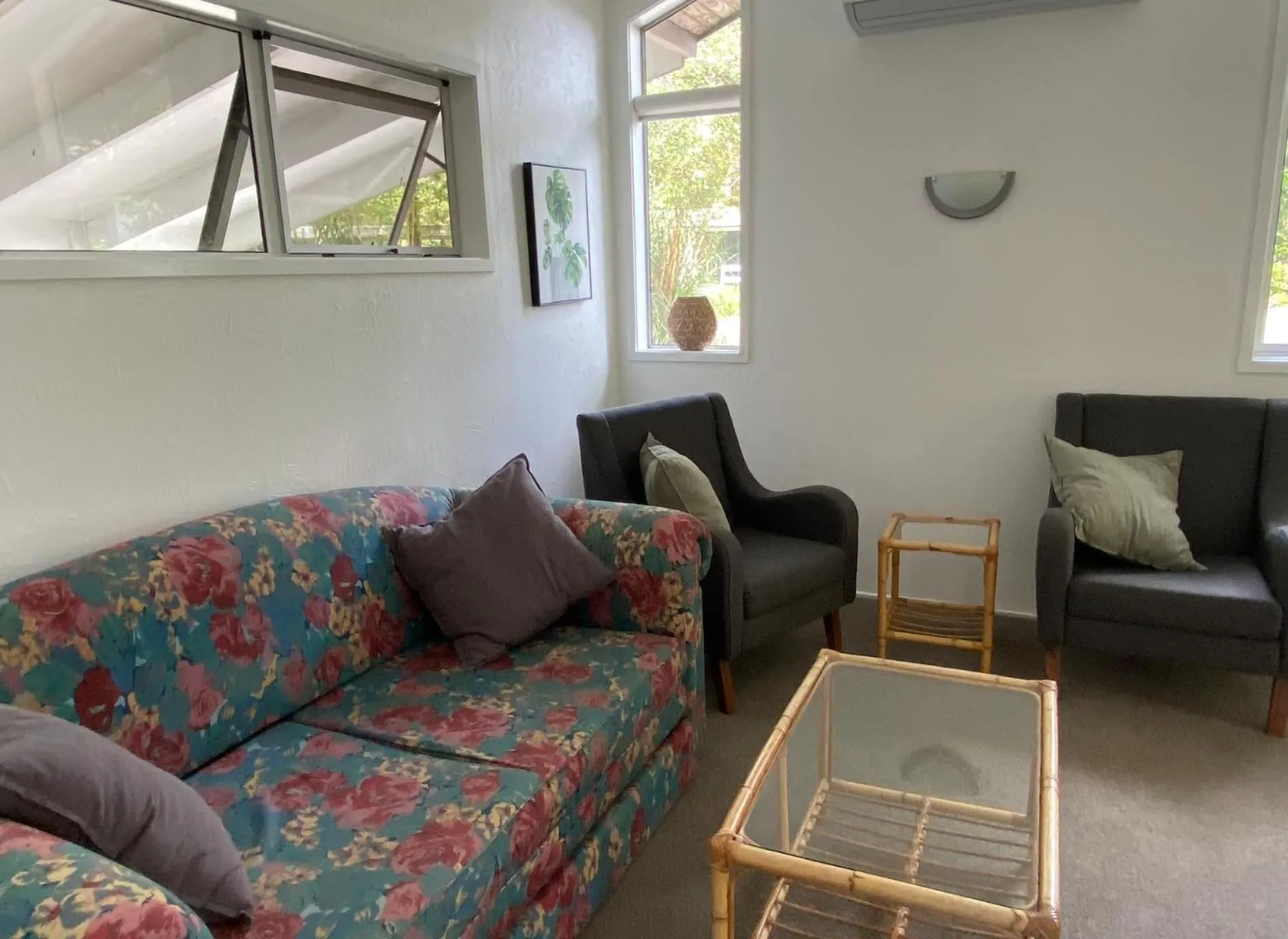 Colonial House Motel