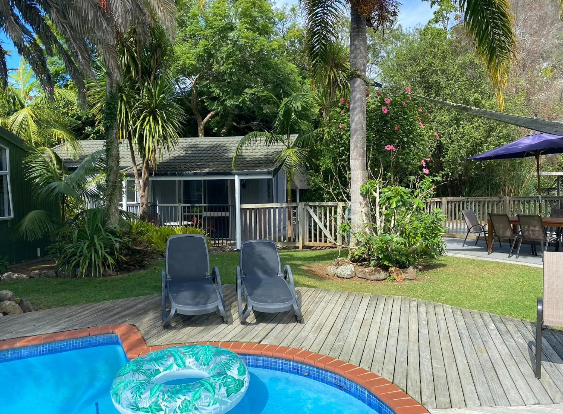 Colonial House Motel