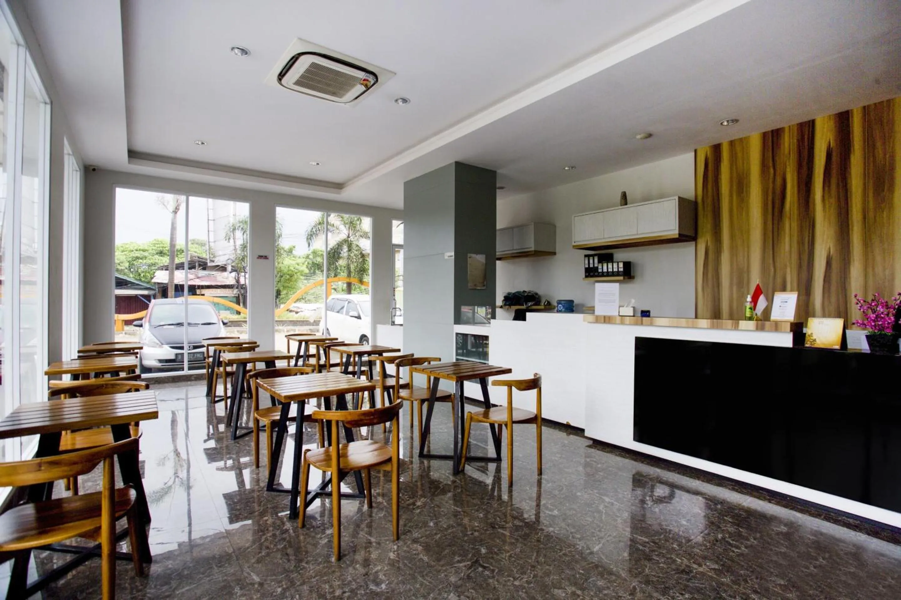 Lobby or reception in Collection O Bekasi Timur Near Gedung Juang Formerly Regia Tambun