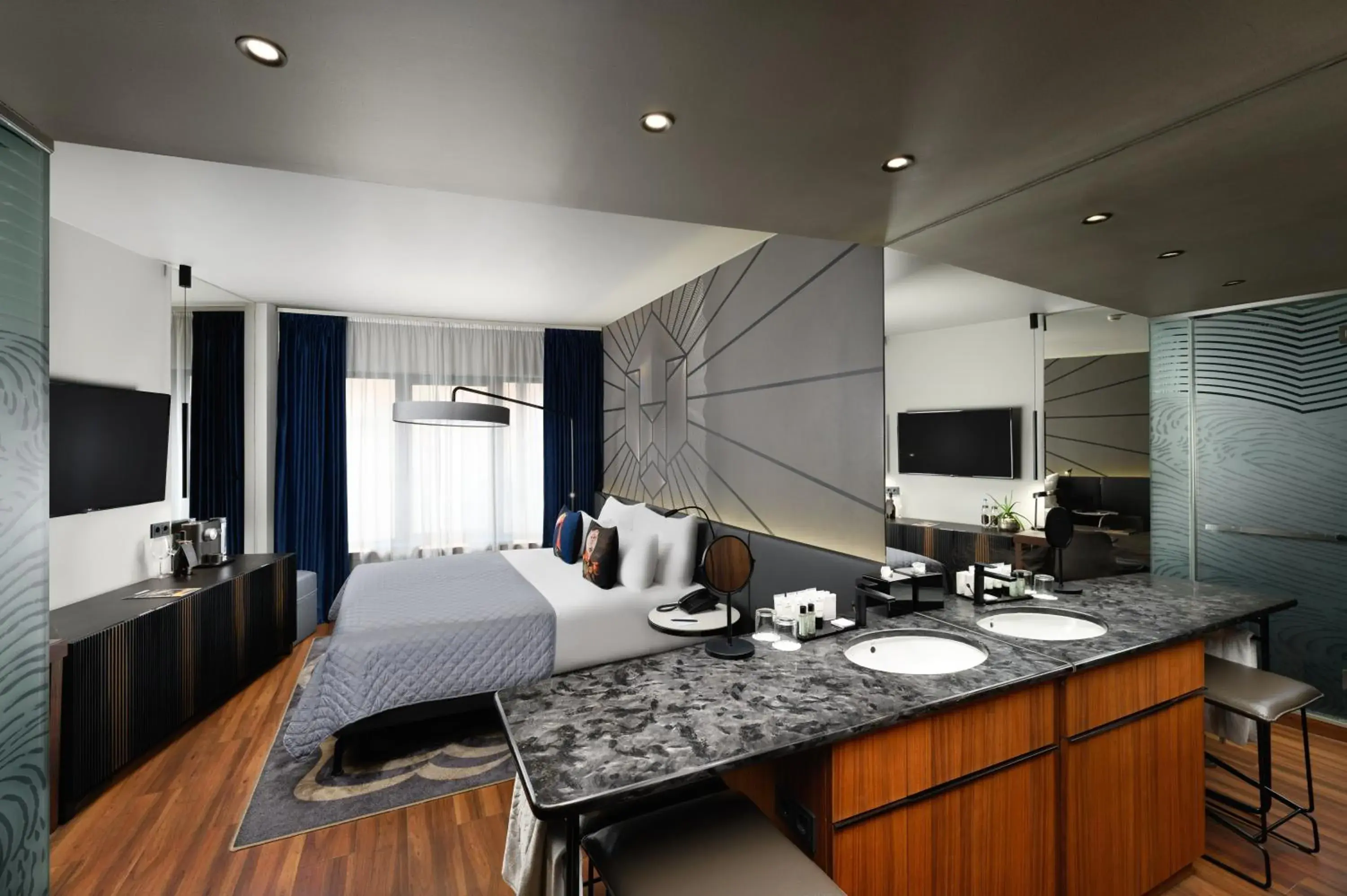 Bedroom, Kitchen/Kitchenette in Hotel Clark Budapest - Adults Only