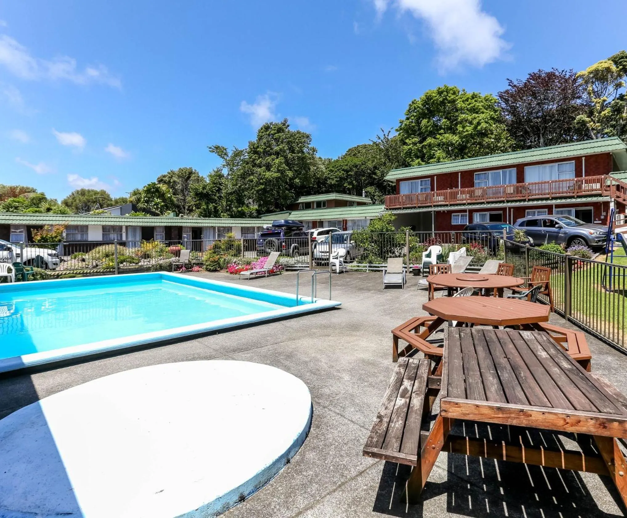 Swimming pool in Flamingo Motel