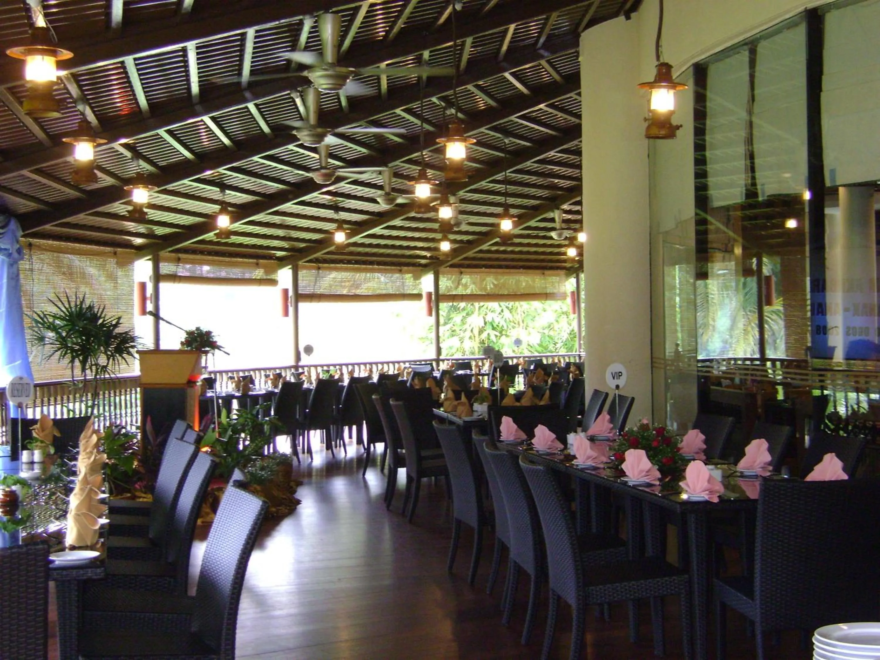 Restaurant/places to eat in Klana Resort Seremban