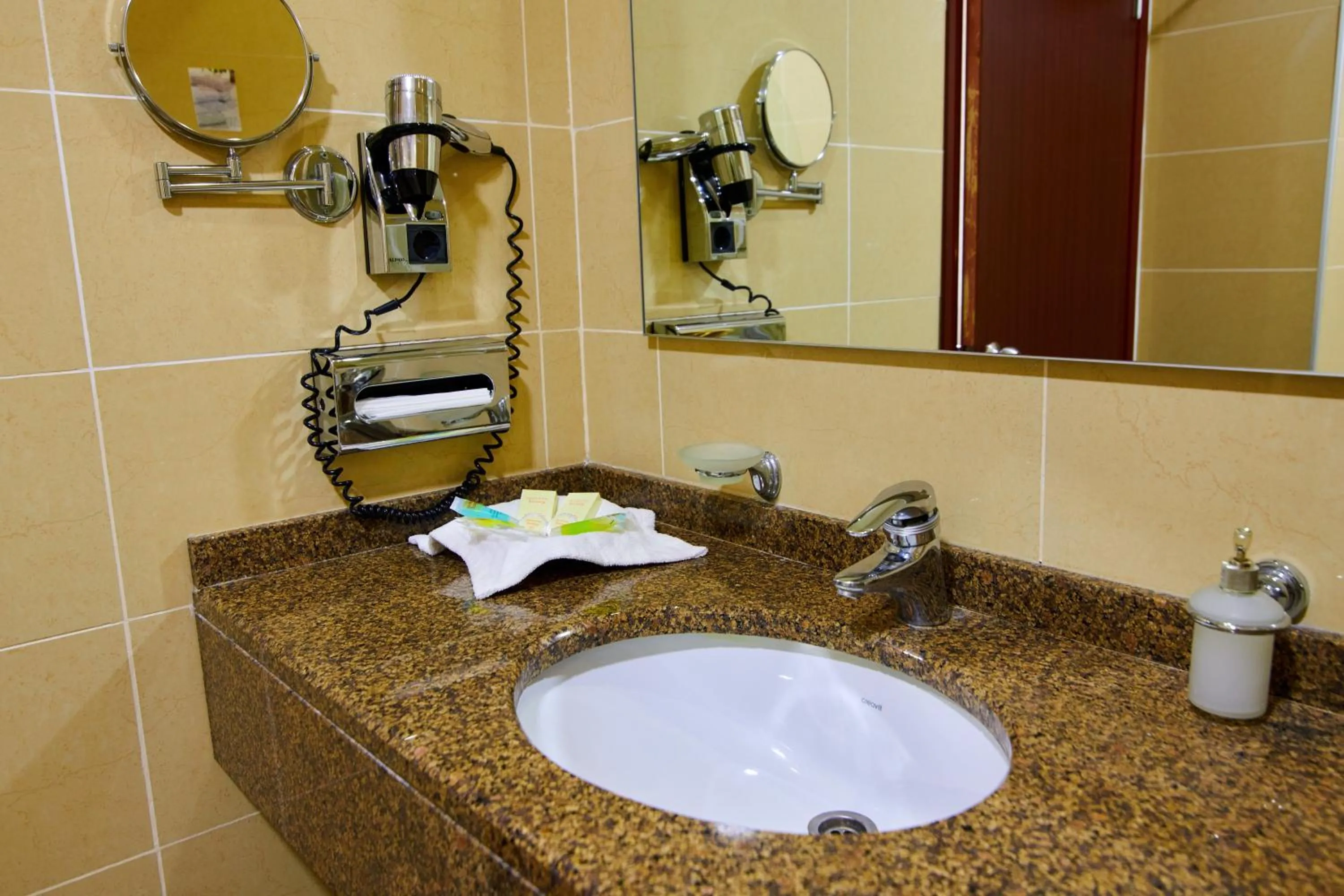 Bathroom in Grand Hotel Victory