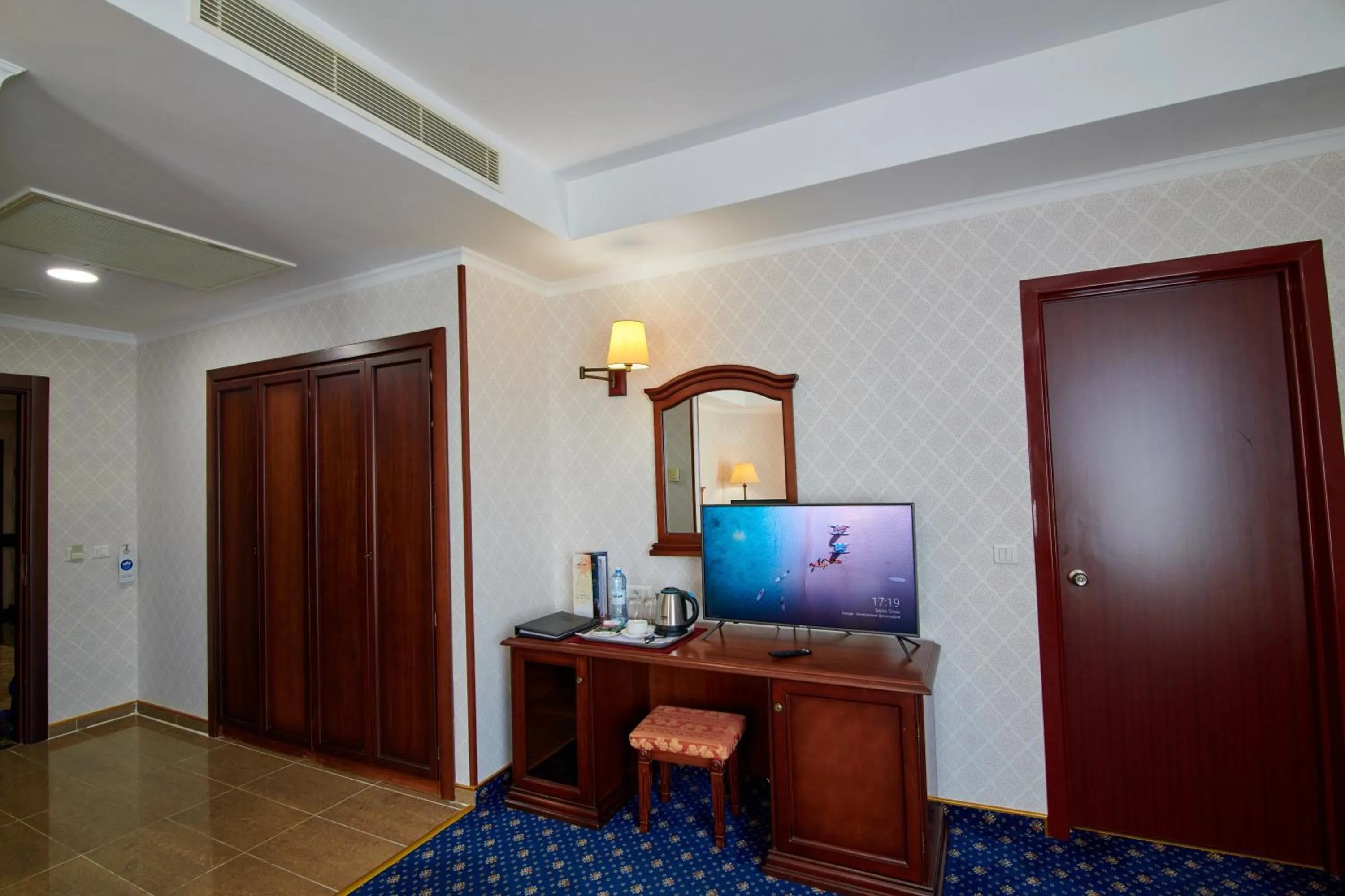 TV and multimedia in Grand Hotel Victory