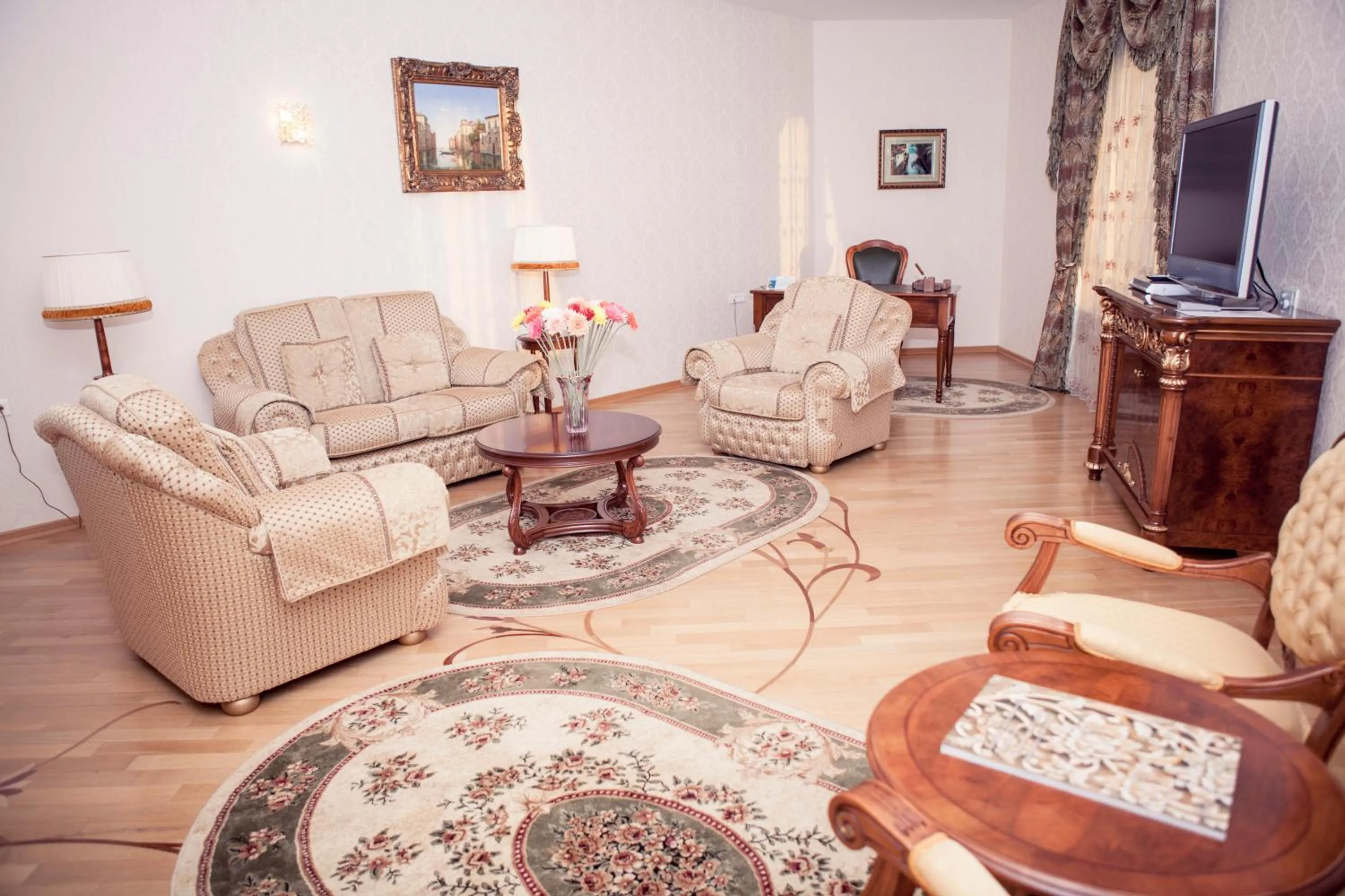 TV and multimedia in Grand Hotel Victory