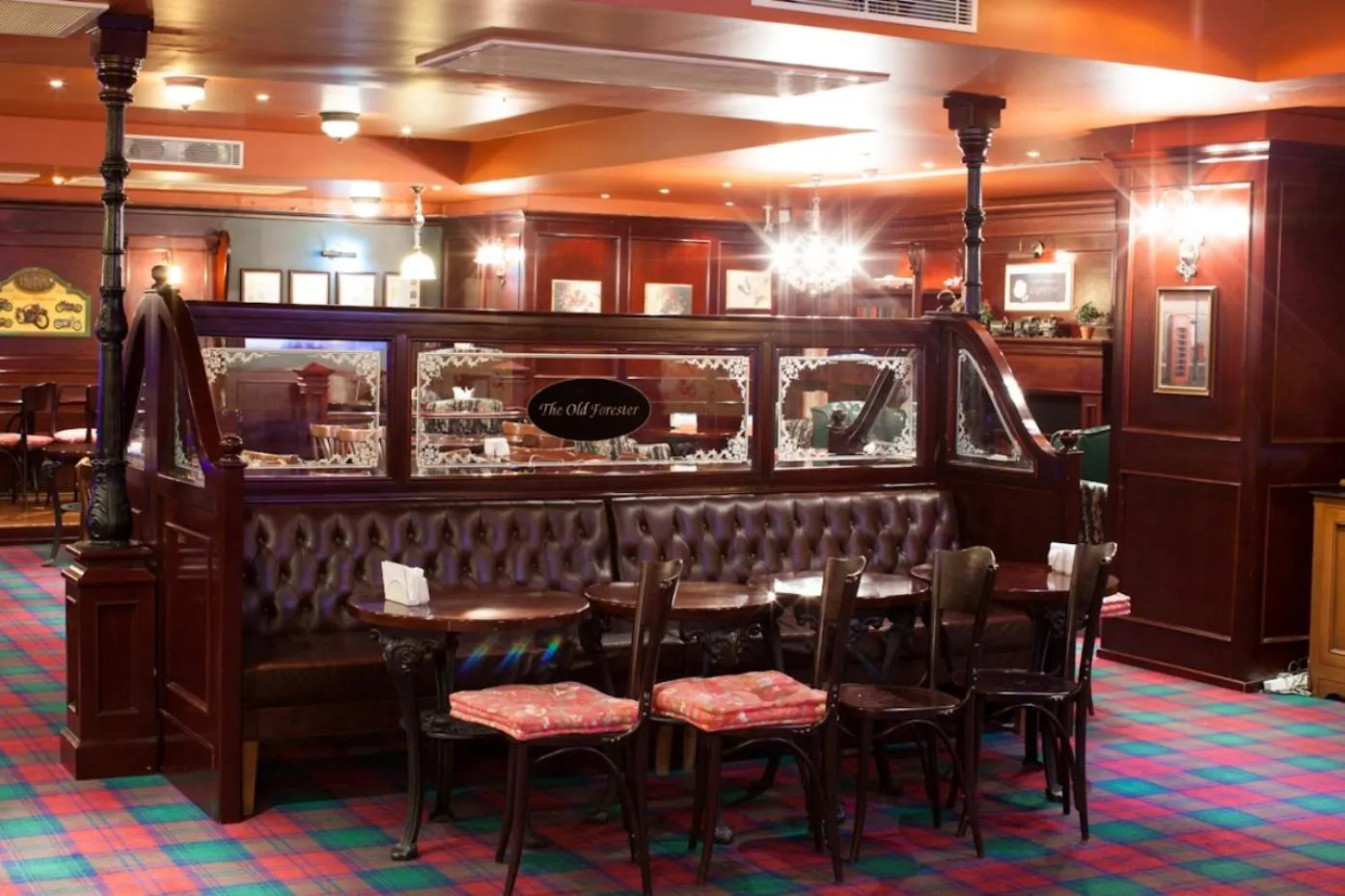 Restaurant/places to eat in Grand Hotel Victory