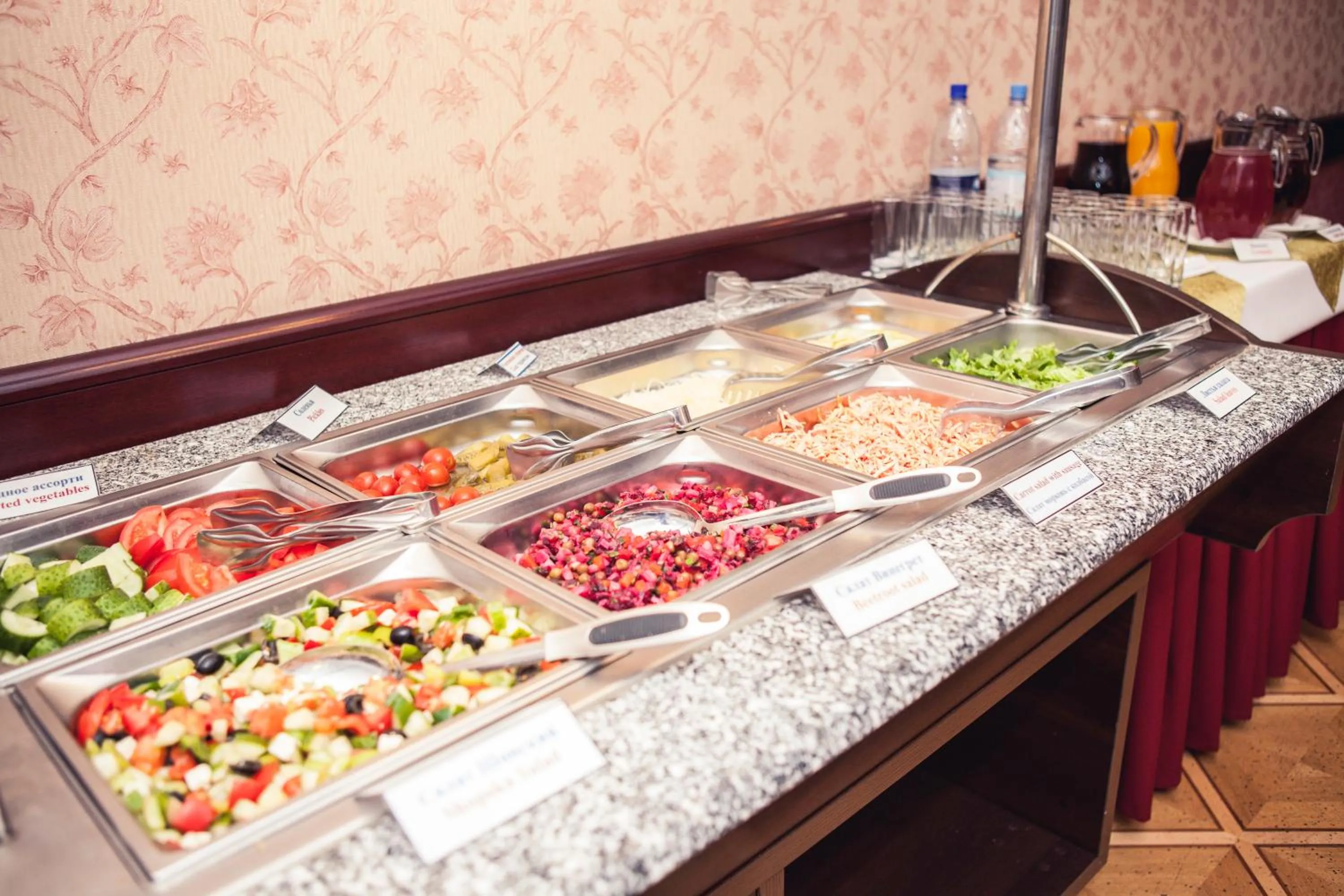 Food and drinks in Grand Hotel Victory