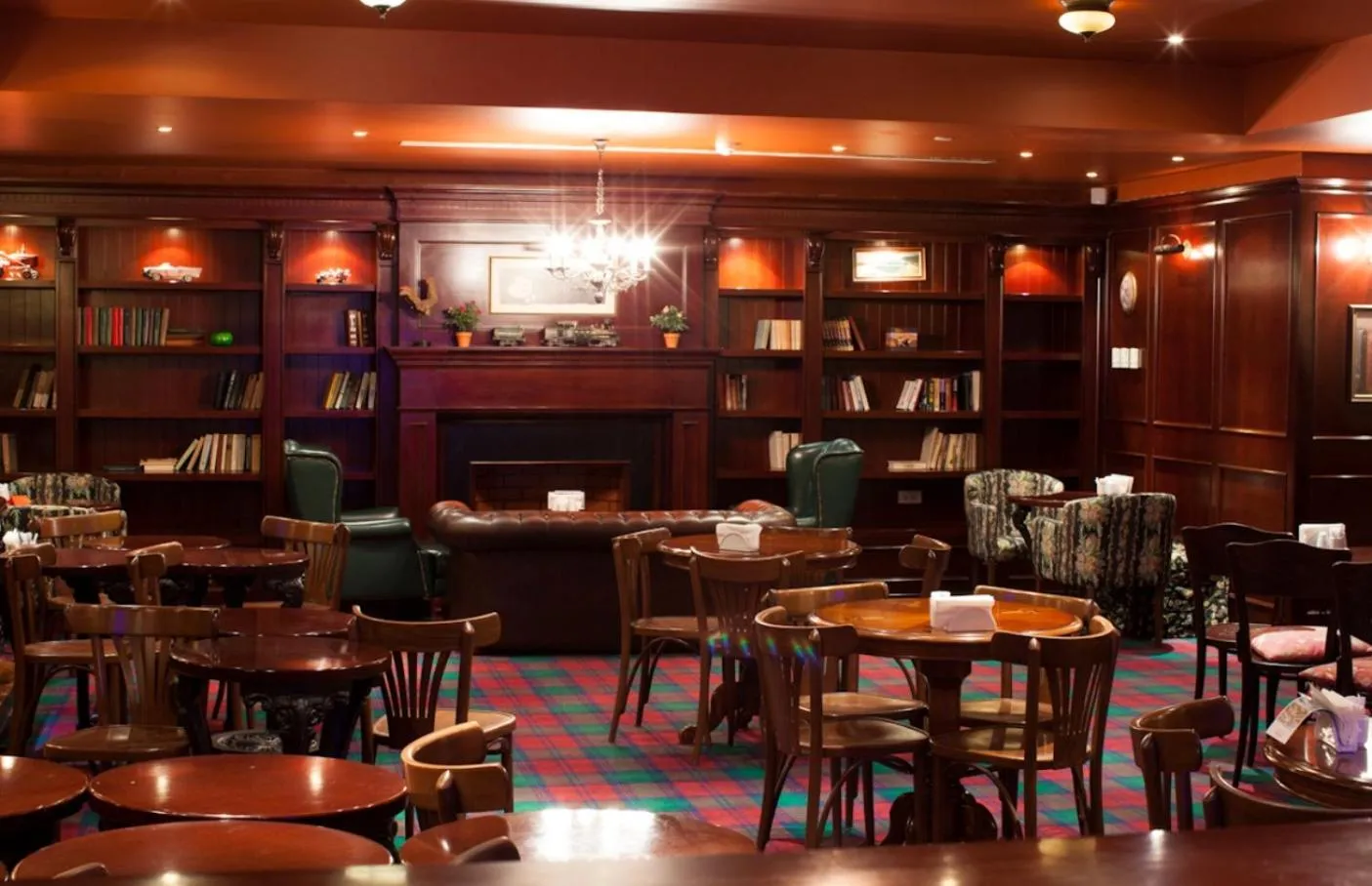 Restaurant/places to eat in Grand Hotel Victory