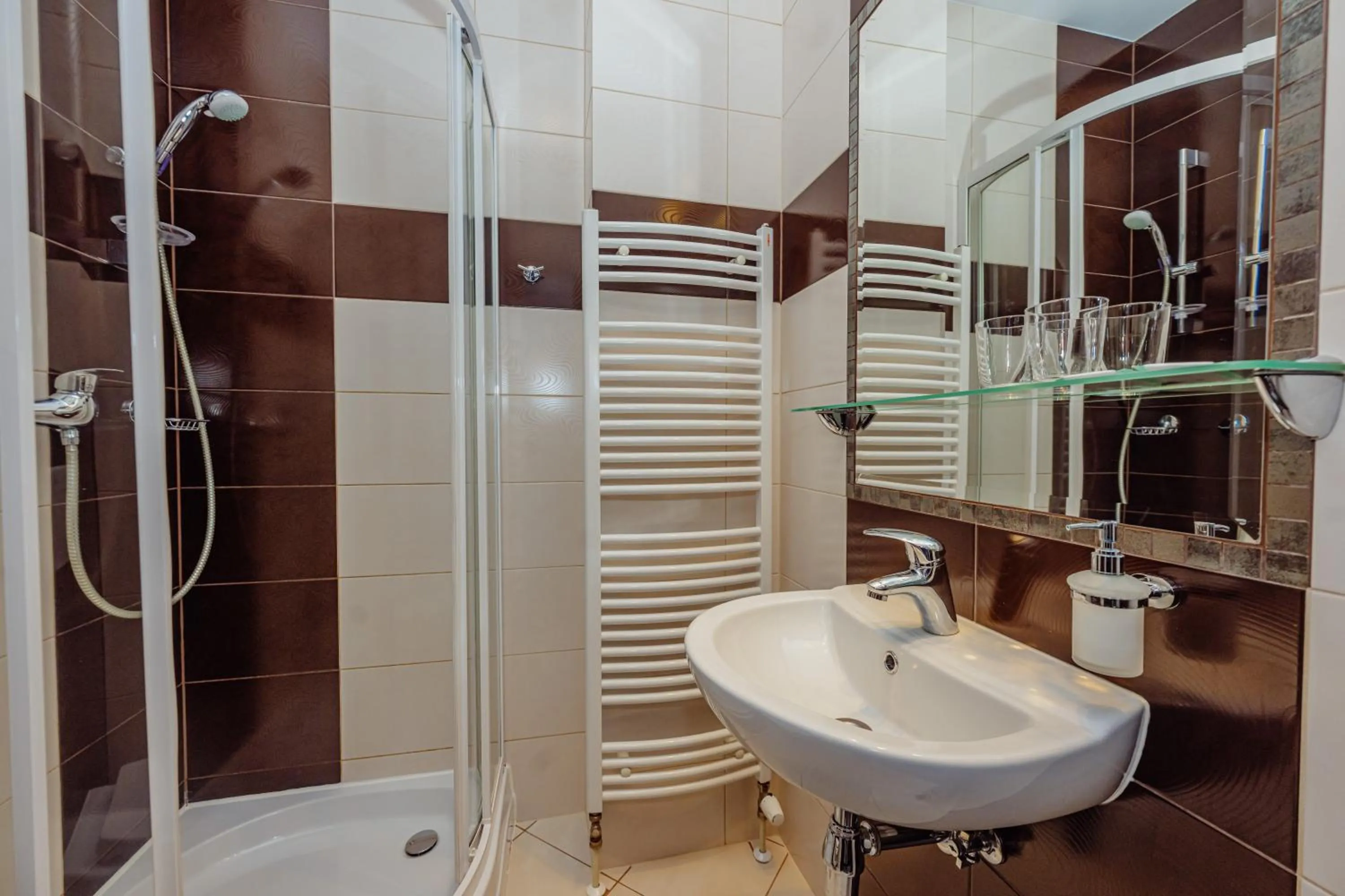 Bathroom in WILLA PETRUS - CENTRUM BALKONY WINDA ŚNIADANIA RELAKS I WYGODa