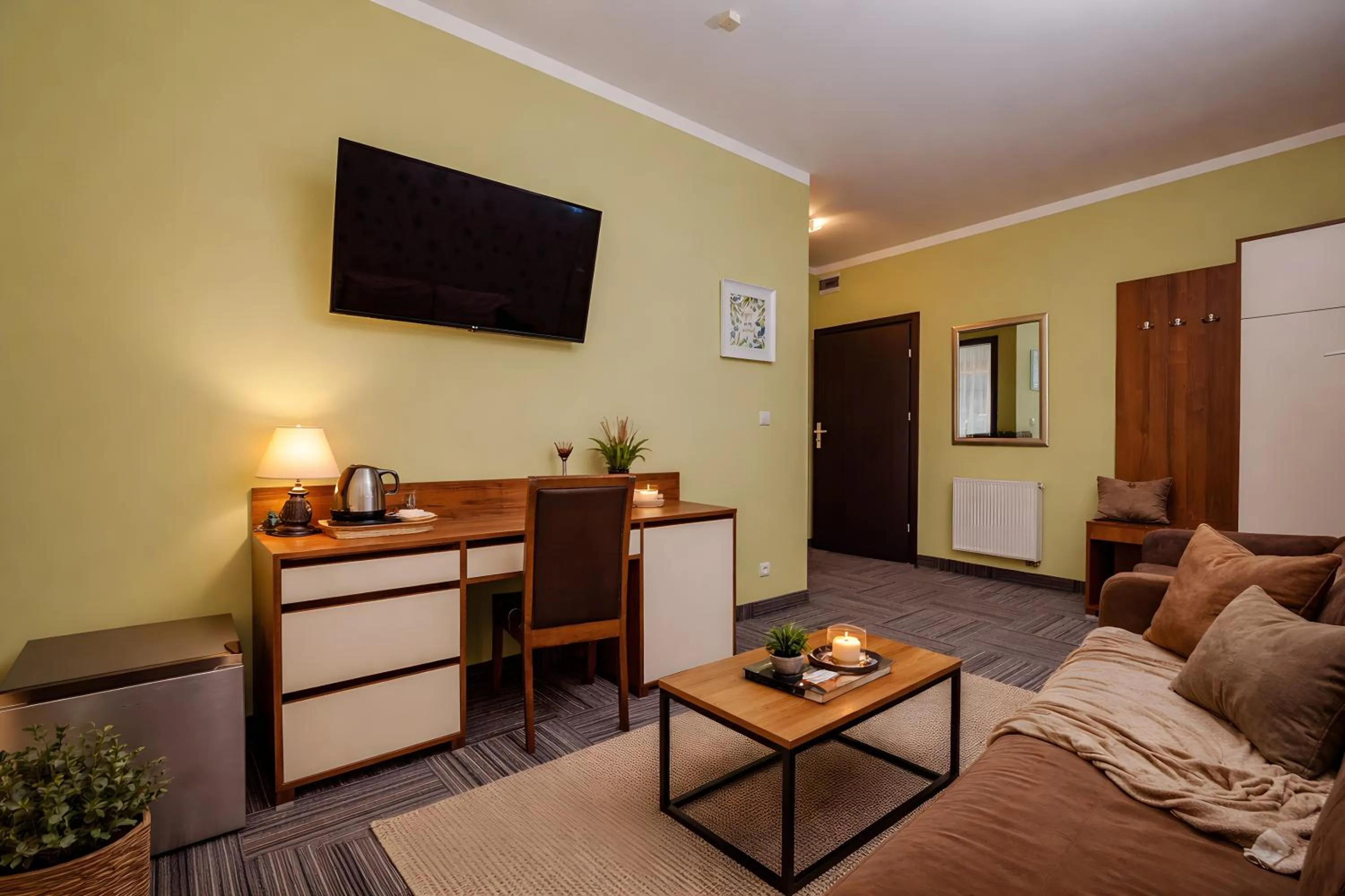 TV and multimedia in WILLA PETRUS - CENTRUM BALKONY WINDA ŚNIADANIA RELAKS I WYGODa