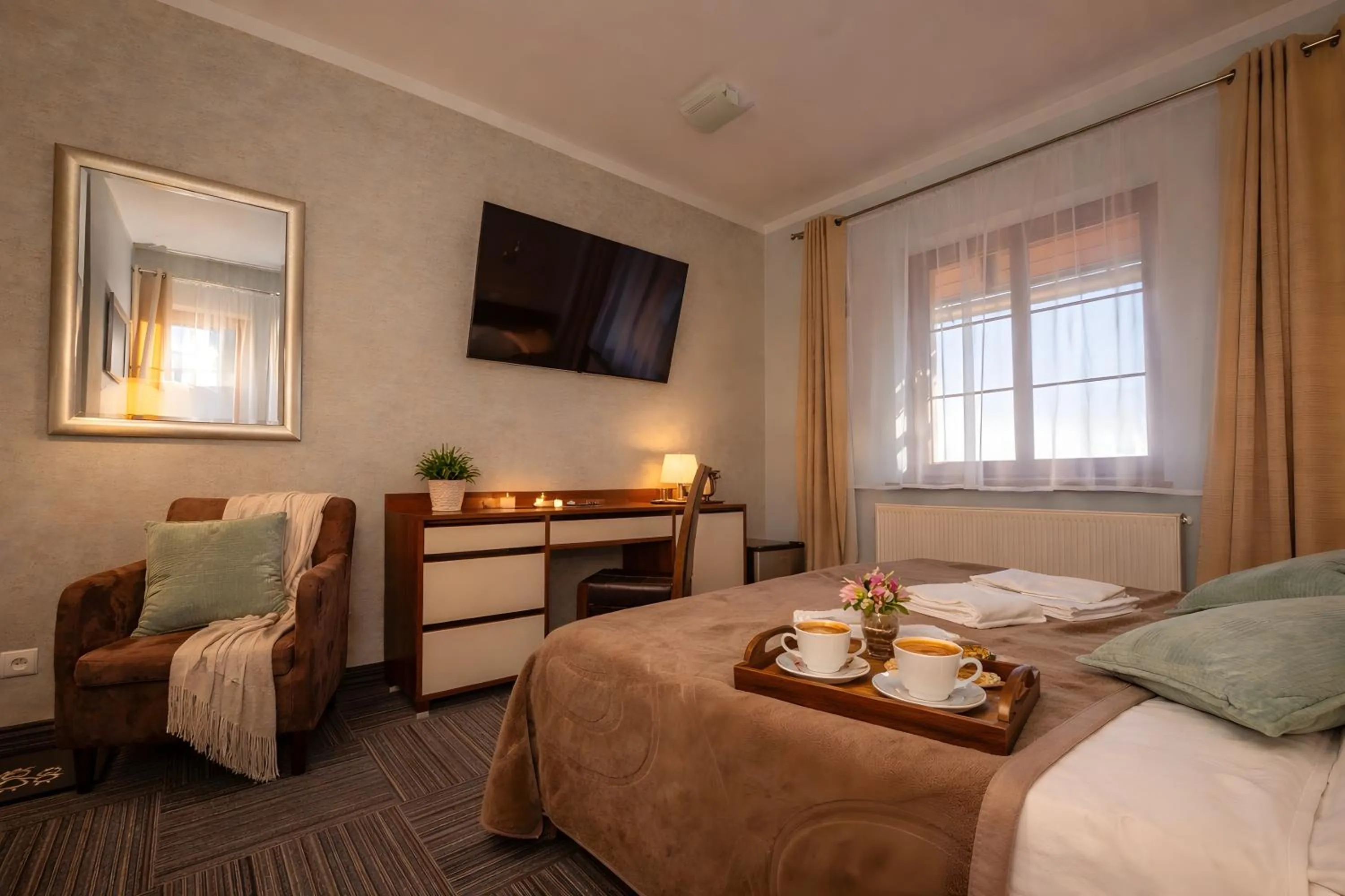 TV and multimedia, Bed in WILLA PETRUS - CENTRUM BALKONY WINDA ŚNIADANIA RELAKS I WYGODa