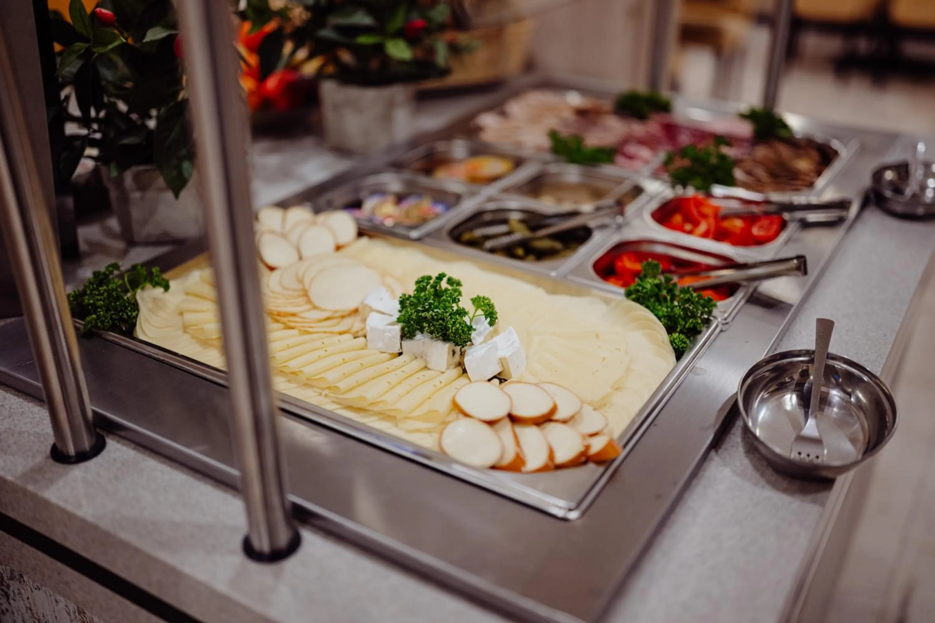 Buffet breakfast in WILLA PETRUS - CENTRUM BALKONY WINDA ŚNIADANIA RELAKS I WYGODa