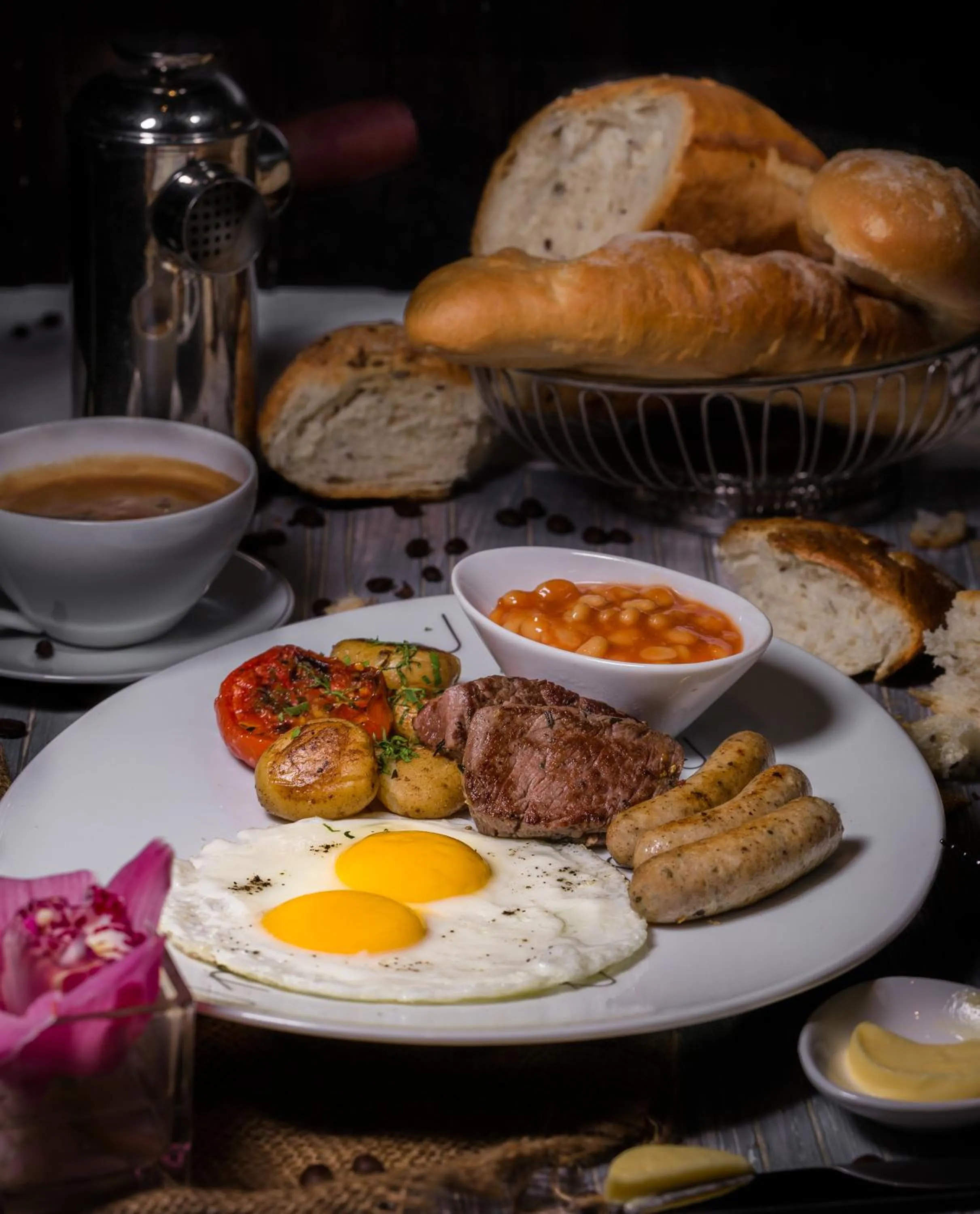 Restaurant/places to eat in Sofitel Mumbai BKC