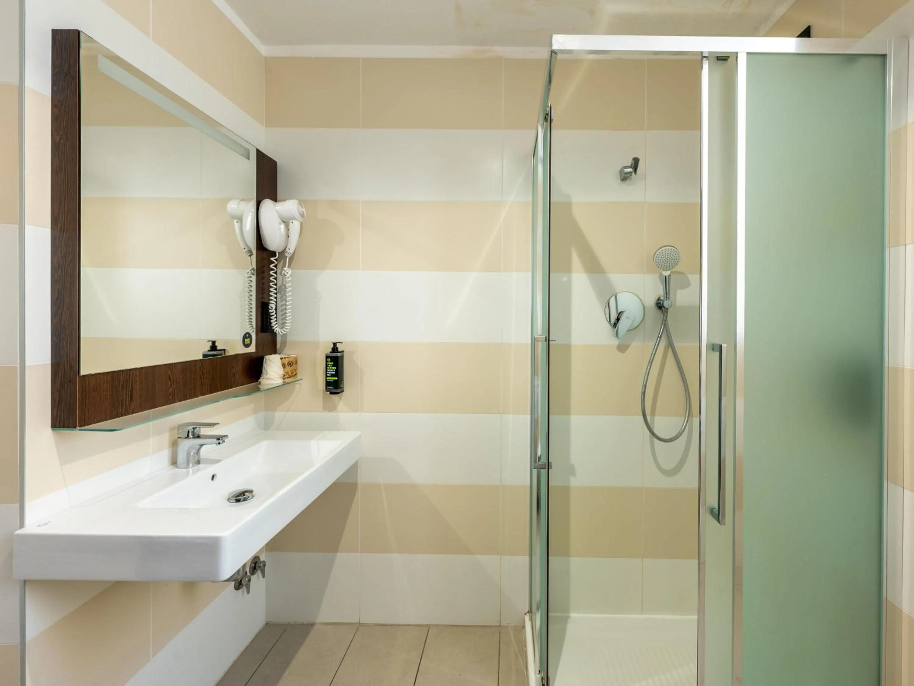 Photo of the whole room in B&B Hotel Genova Principe