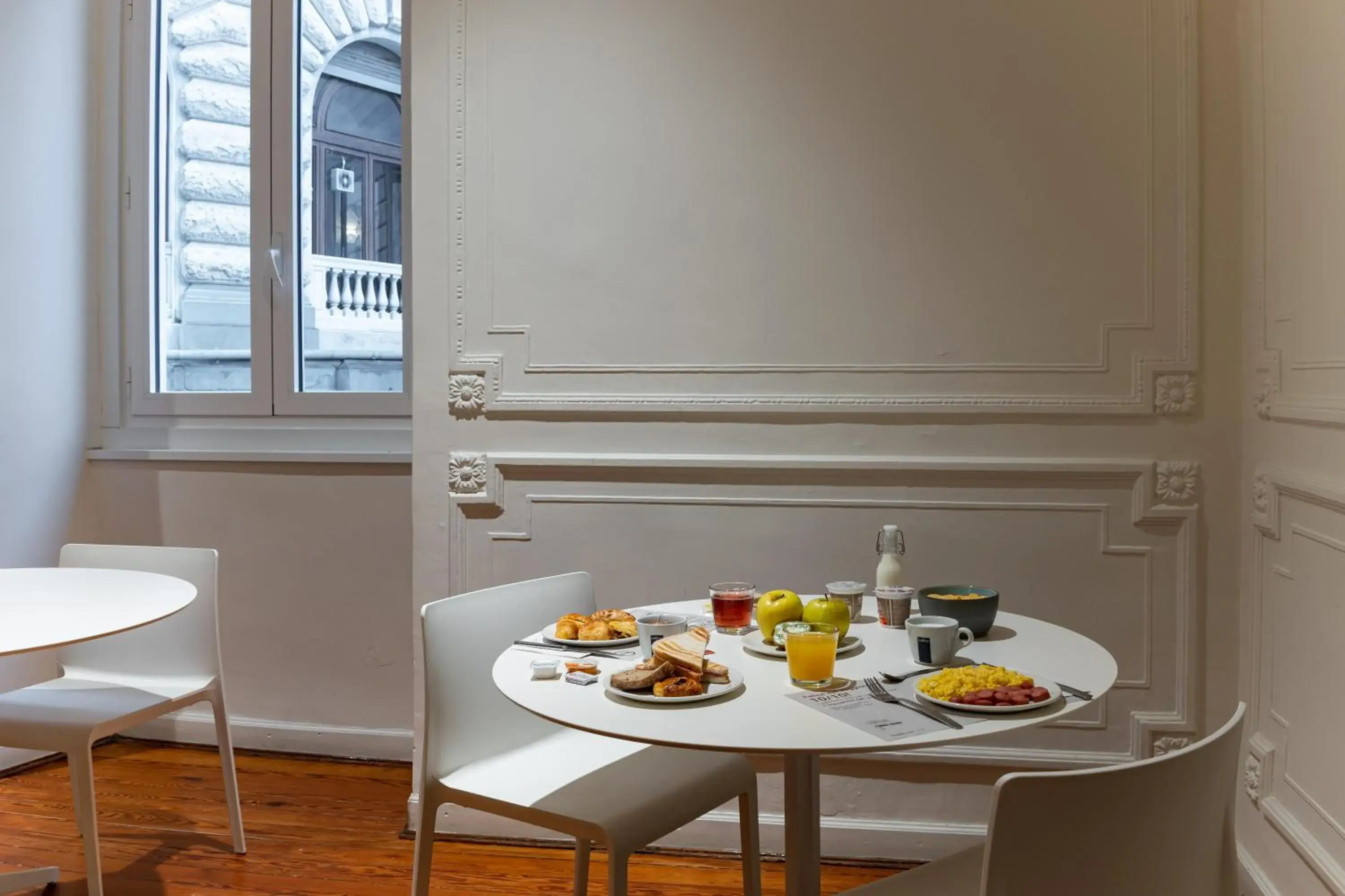 Restaurant/places to eat in B&B Hotel Genova Principe Restaurant/places to eat in B&B Hotel Genova Principe