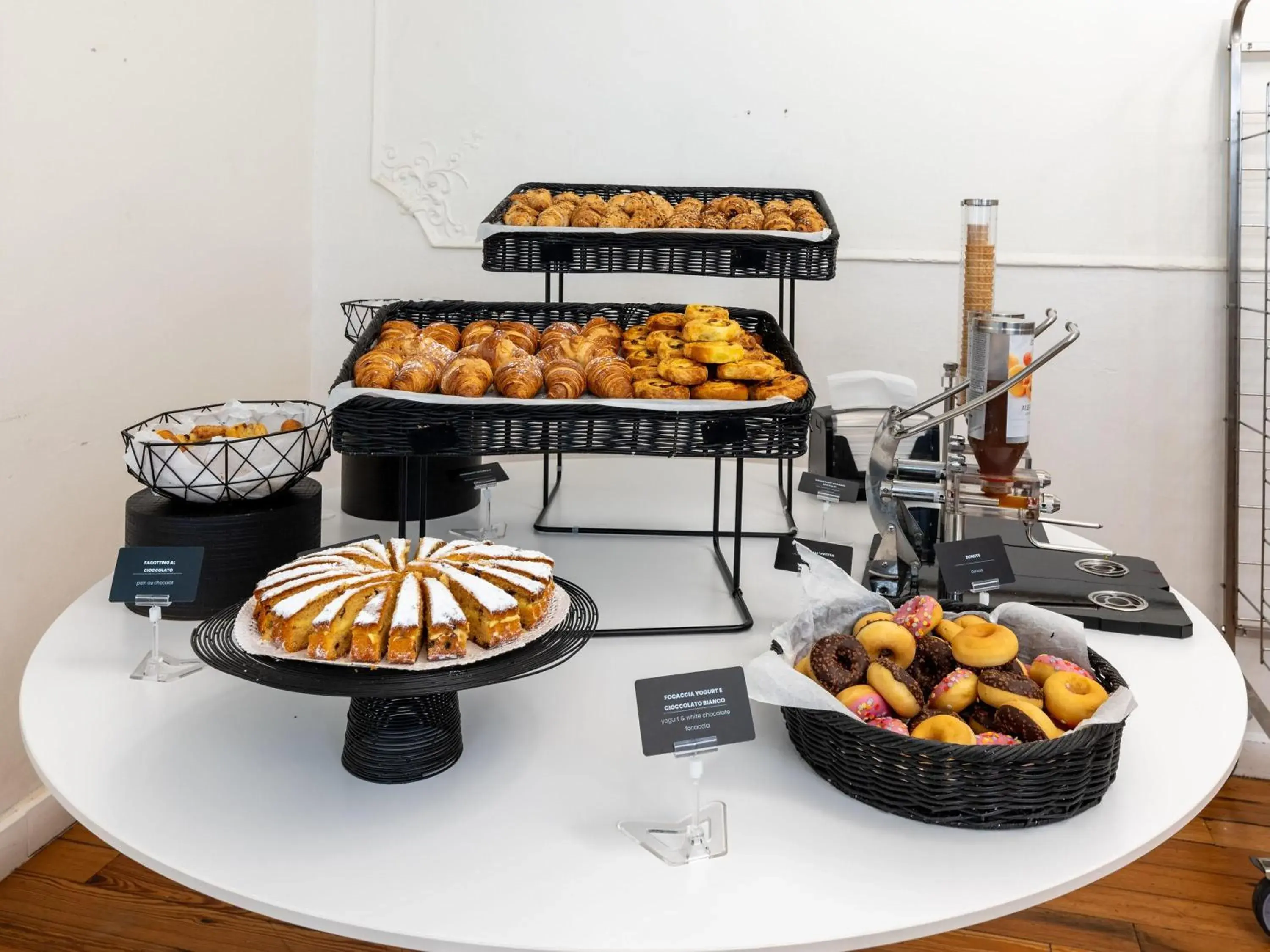 Restaurant/places to eat in B&B Hotel Genova Principe Restaurant/places to eat in B&B Hotel Genova Principe