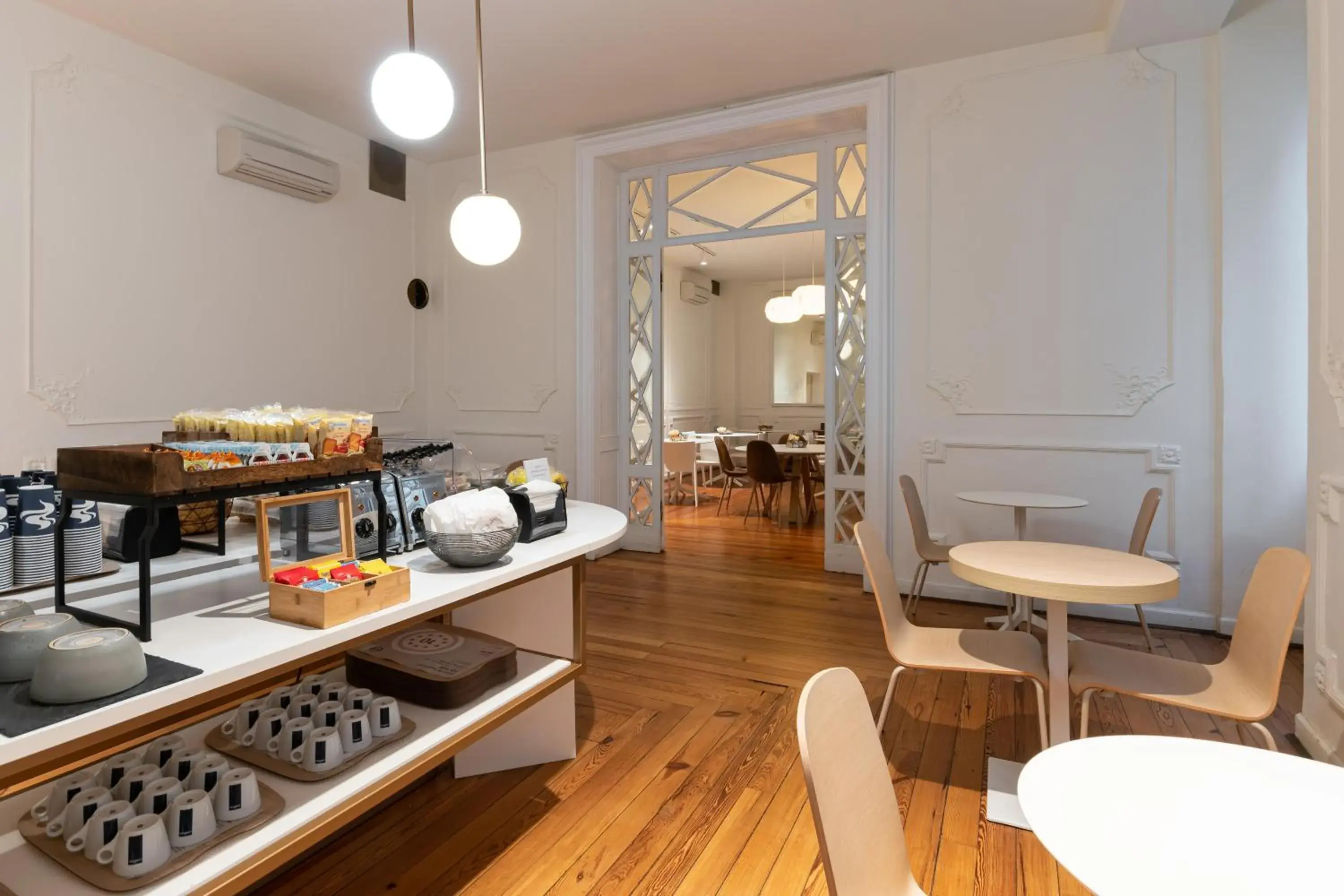 Restaurant/places to eat in B&B Hotel Genova Principe Restaurant/places to eat in B&B Hotel Genova Principe