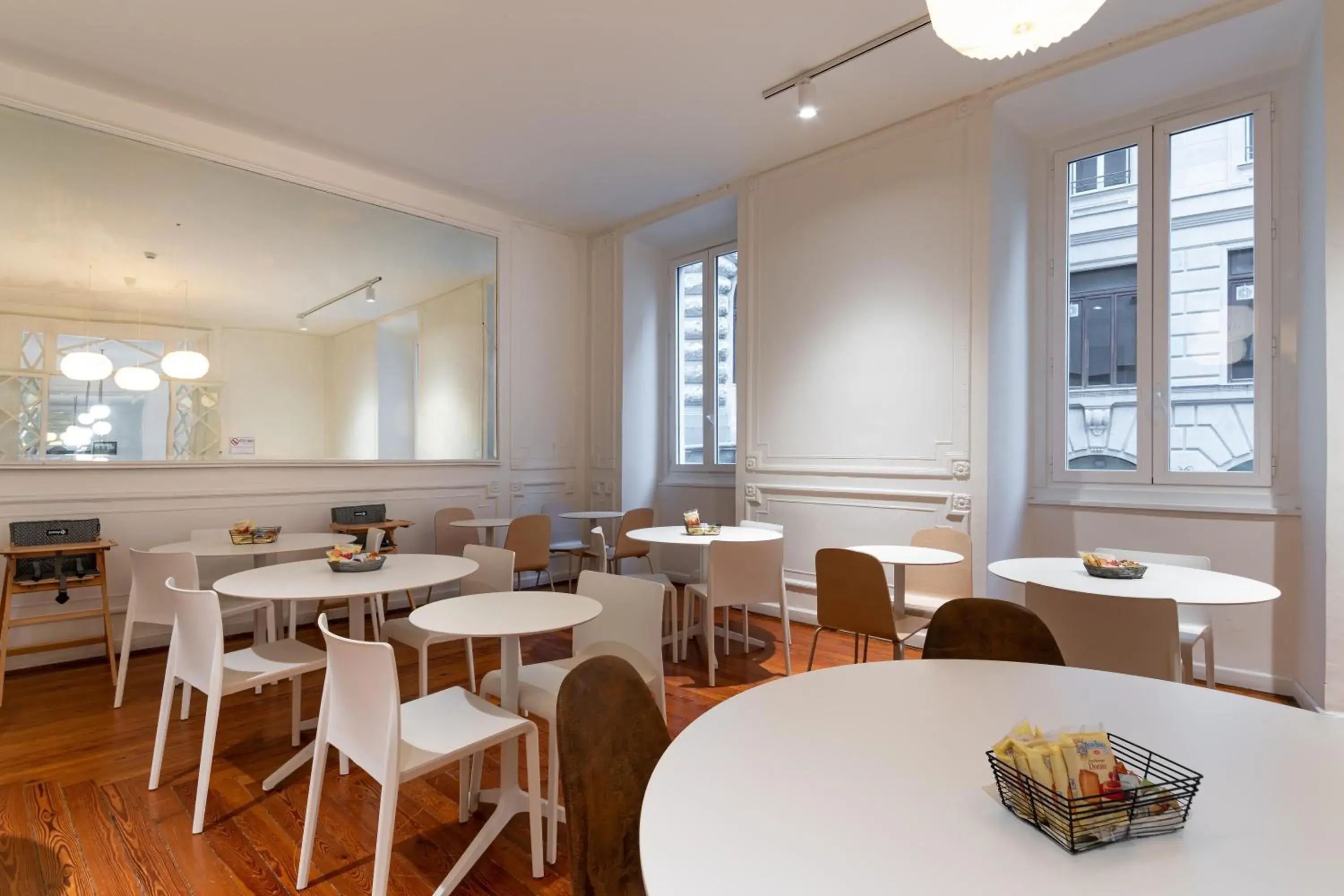 Restaurant/places to eat in B&B Hotel Genova Principe Restaurant/places to eat in B&B Hotel Genova Principe