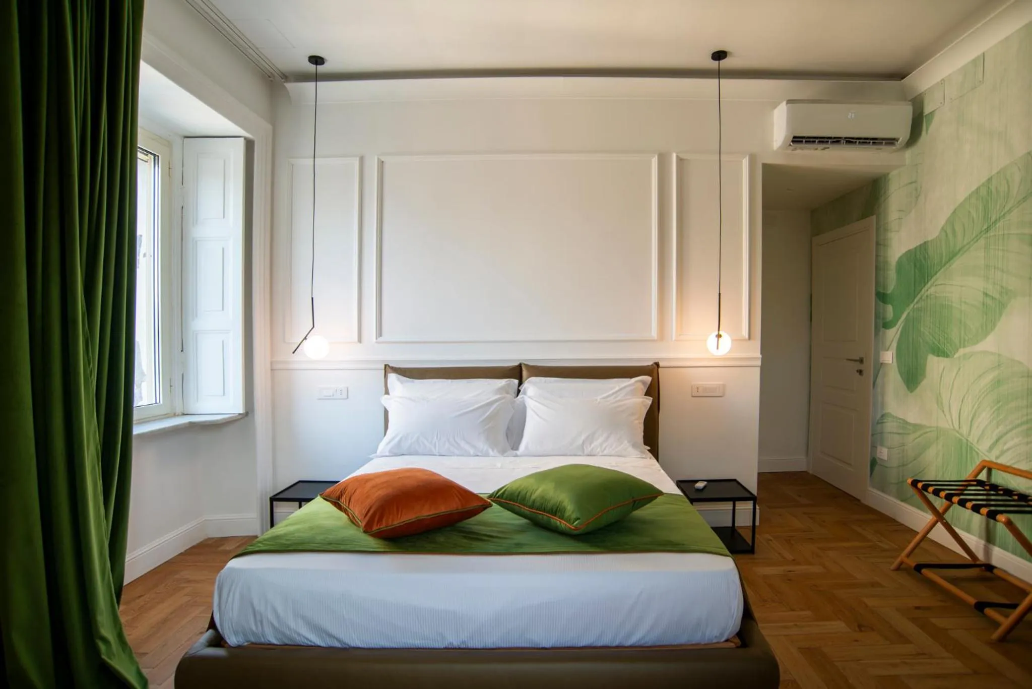 Bed in The Five Rooms Napoli