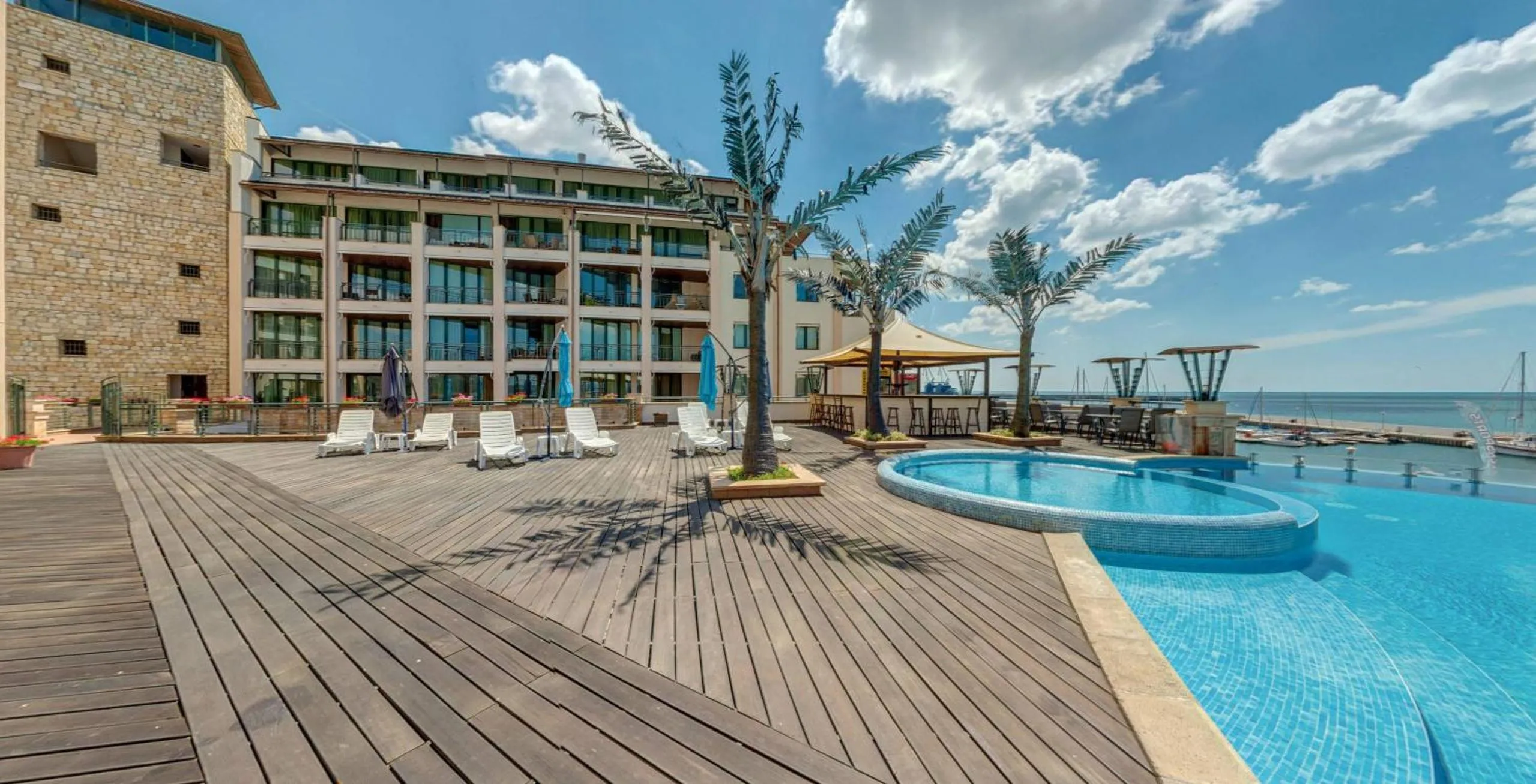 Marina City ApartHotel