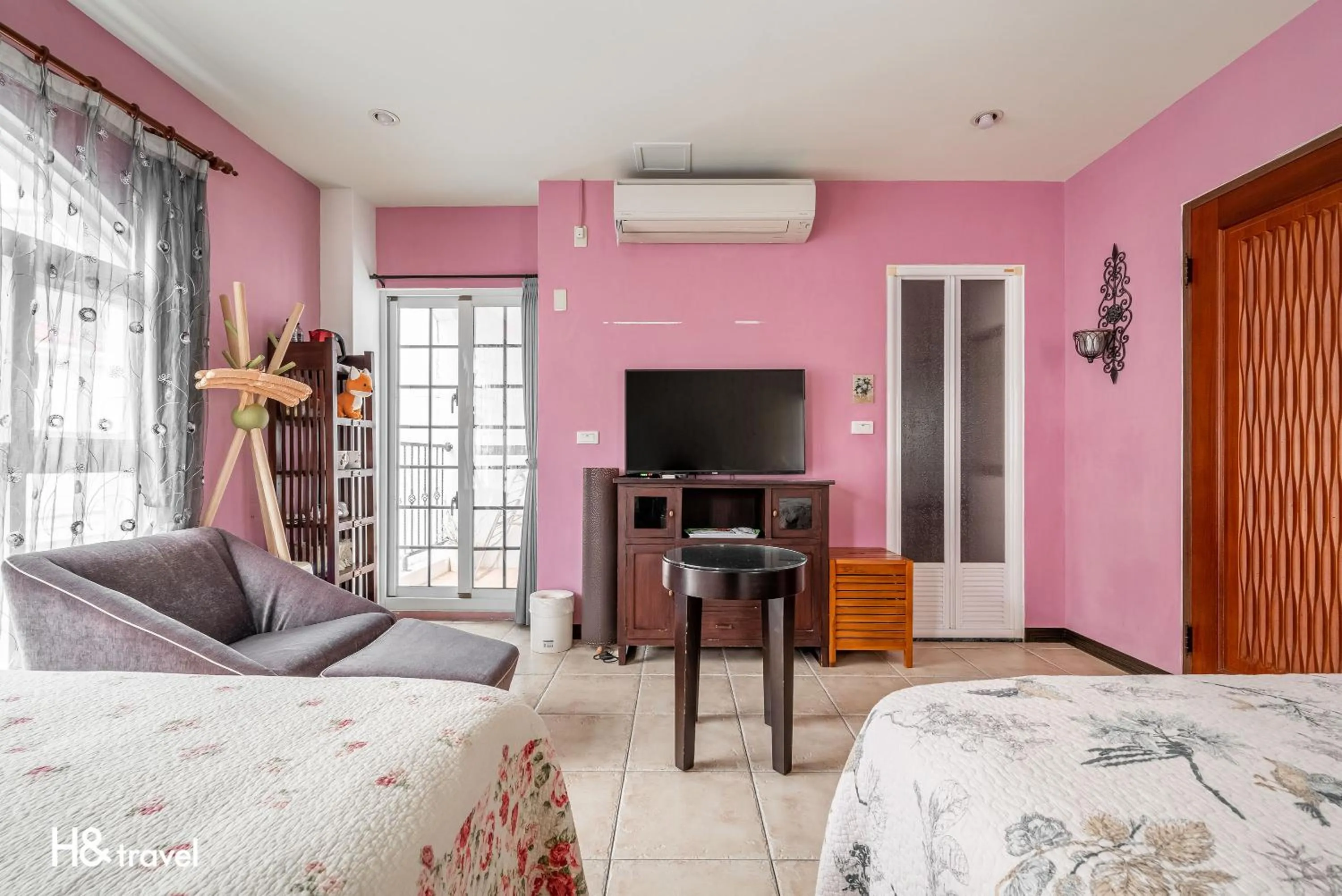 On site, Bed in White Cotton Candy Homestay