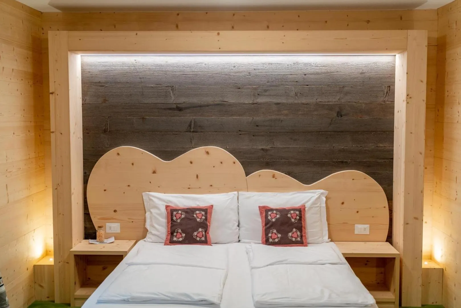 Bed in Al Sole Mountain Chic