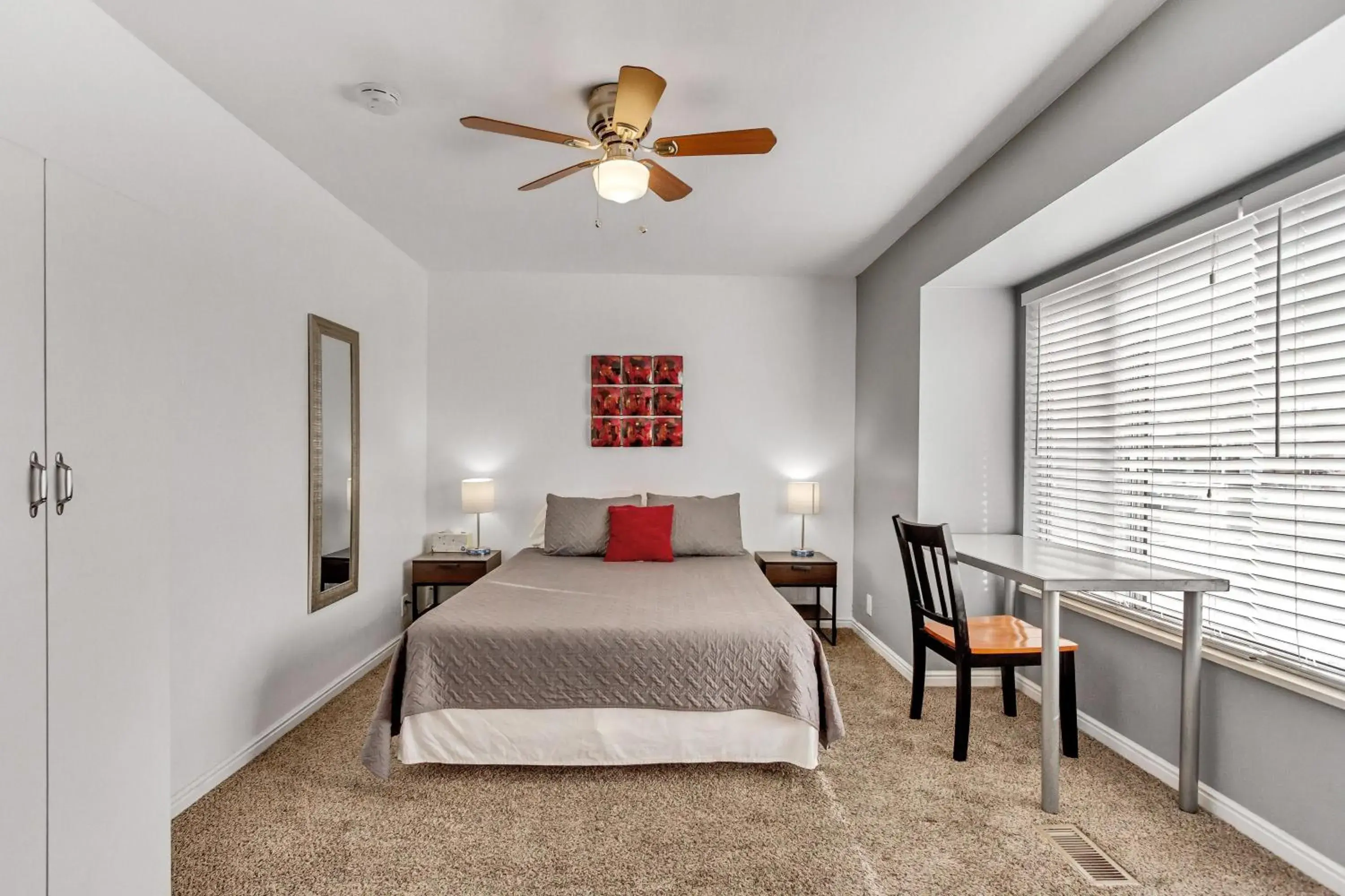 Double Room with Shared Bathroom in Large Room Near UVU & BYU Double Room with Shared Bathroom in Large Room Near UVU & BYU