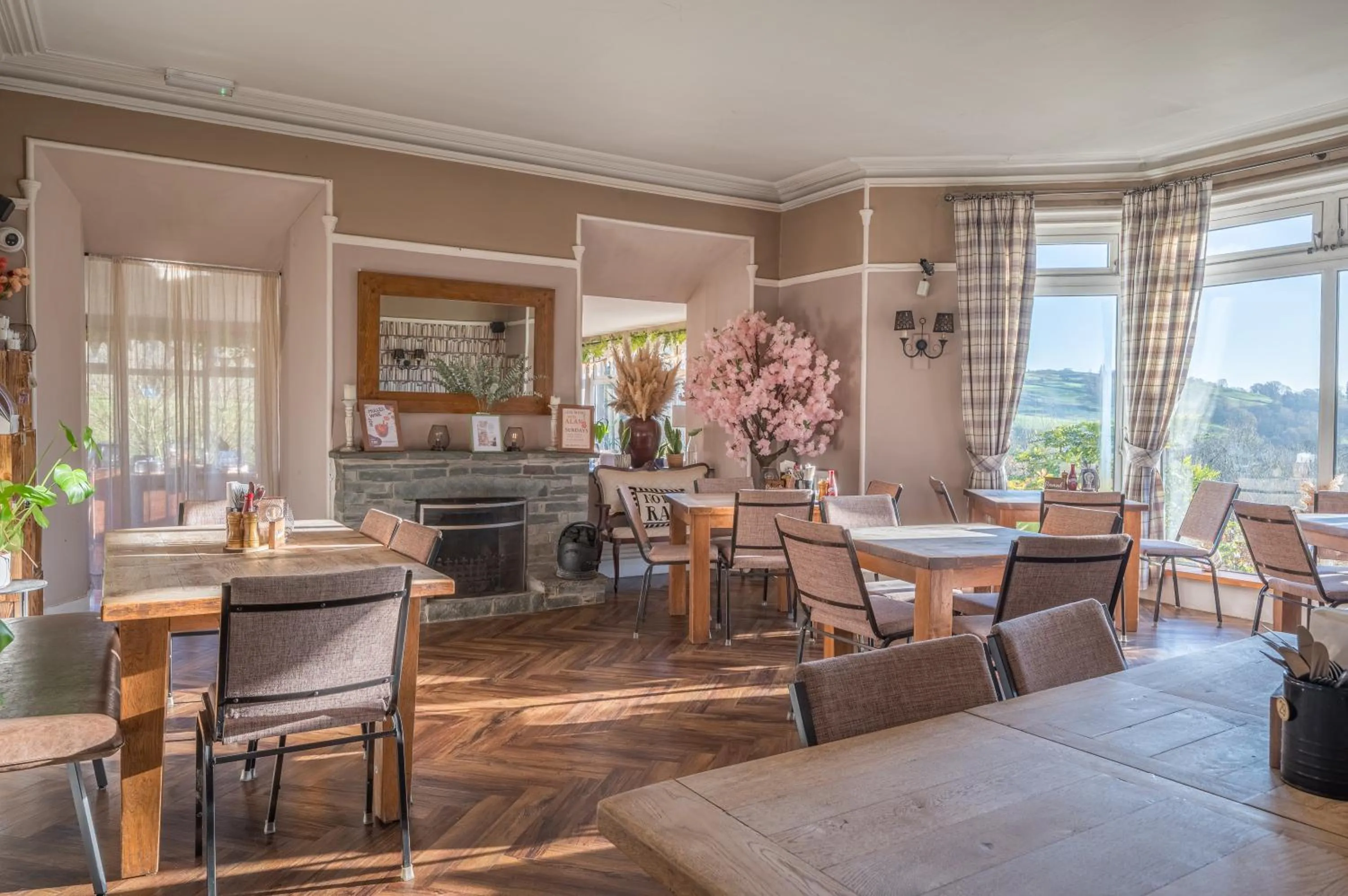 Garden in The Mortal Man Inn