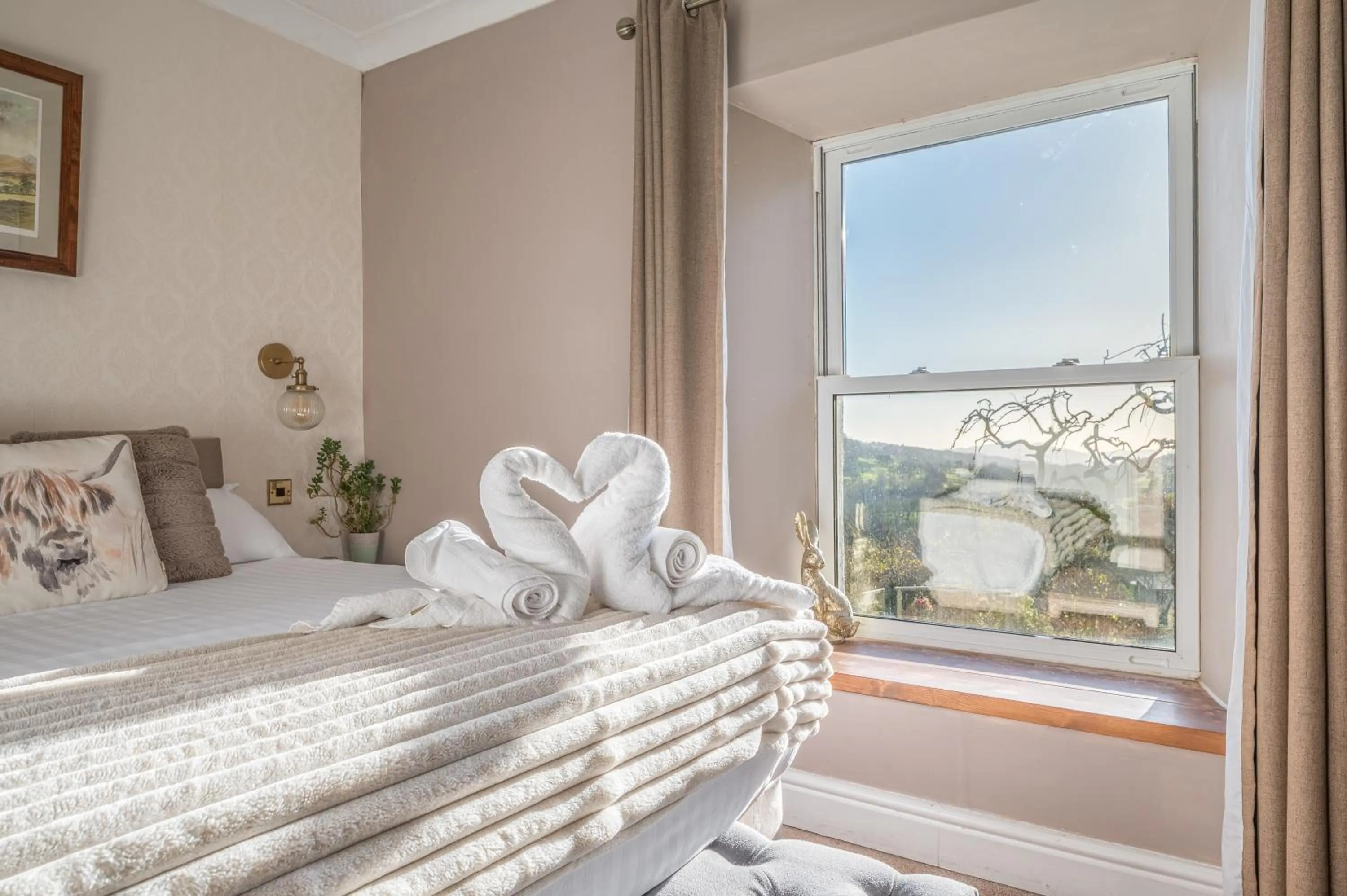 Bed in The Mortal Man Inn