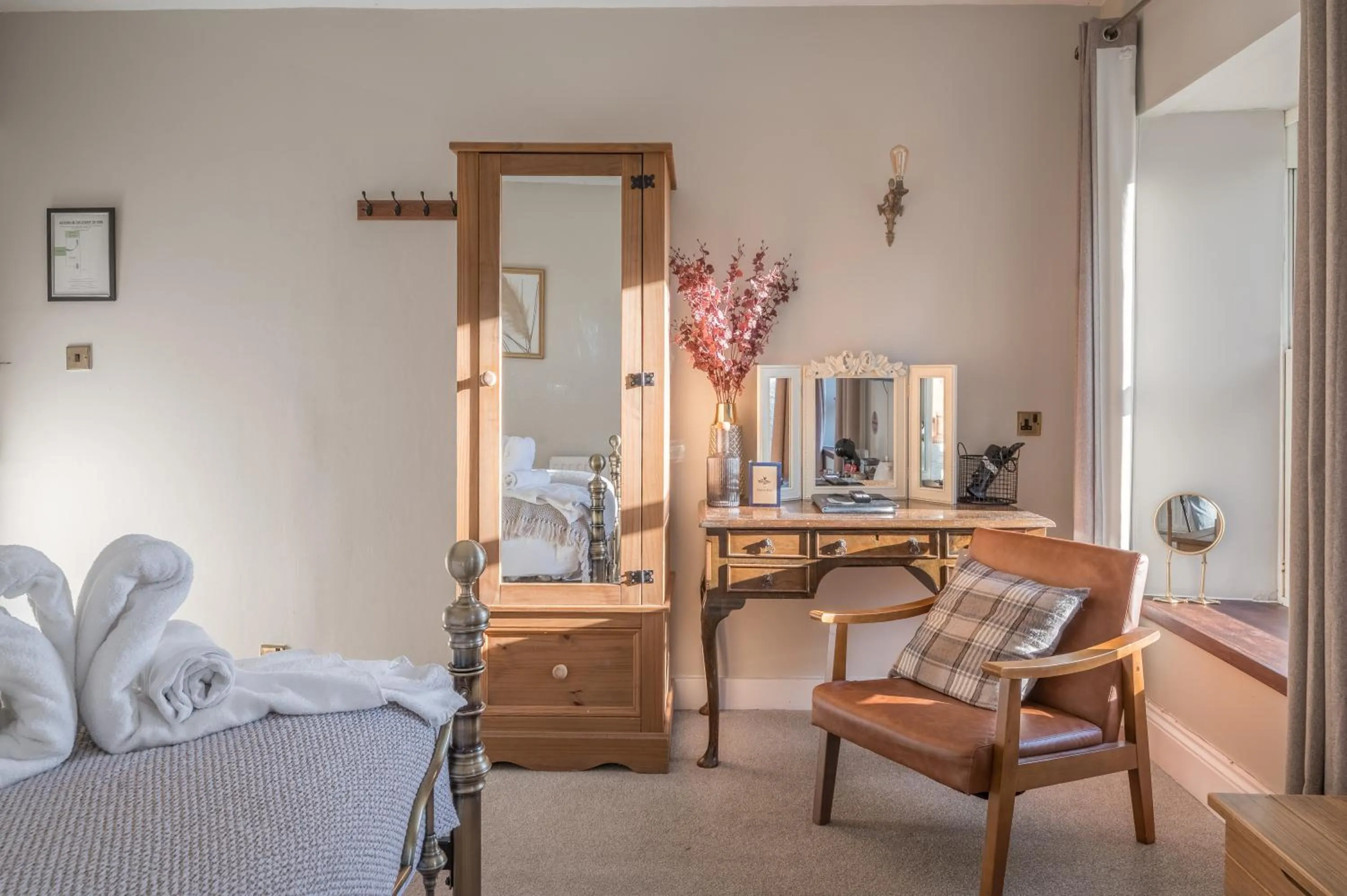 Bed in The Mortal Man Inn