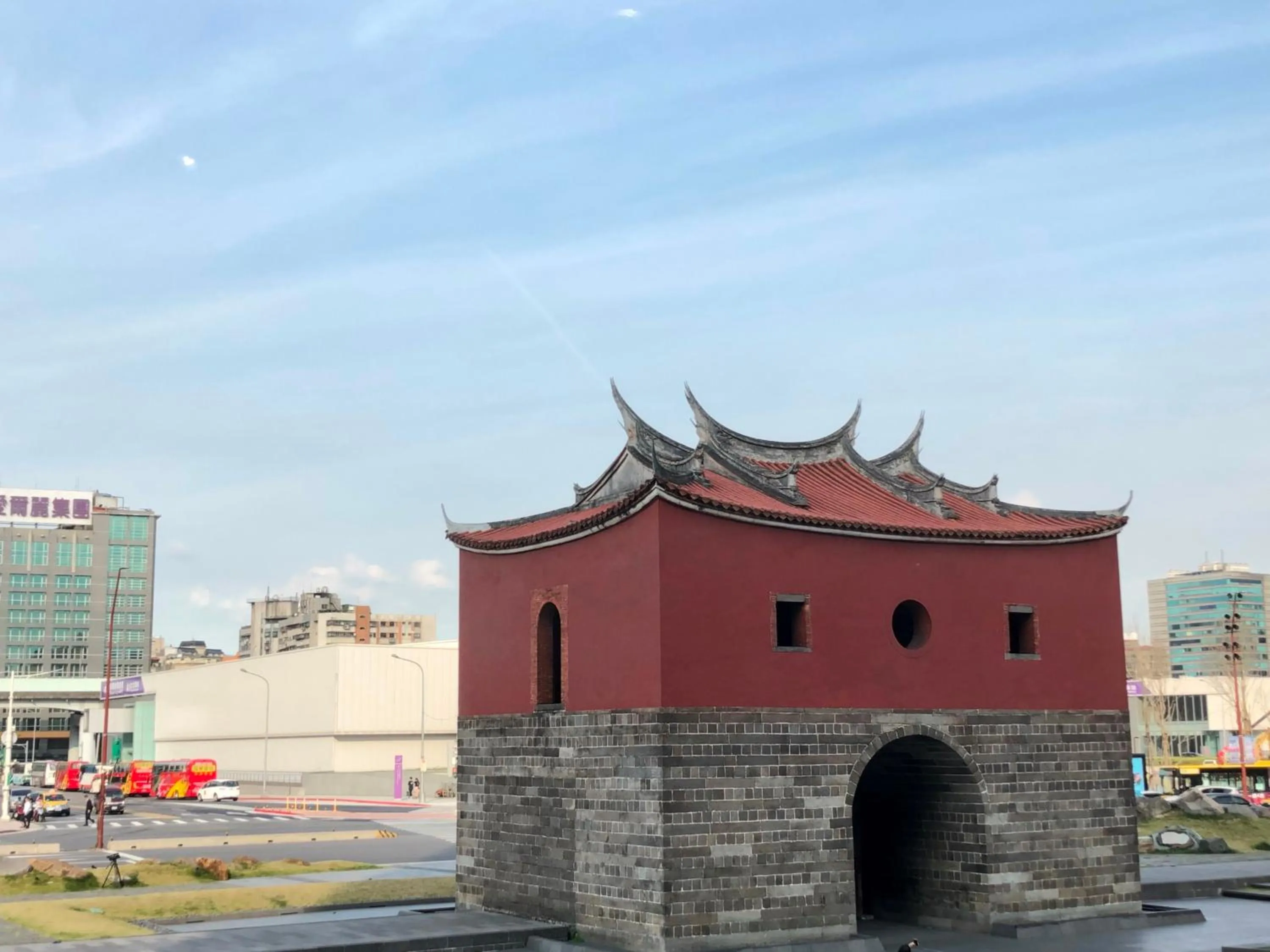 Nearby landmark in Cosmos Hotel Taipei