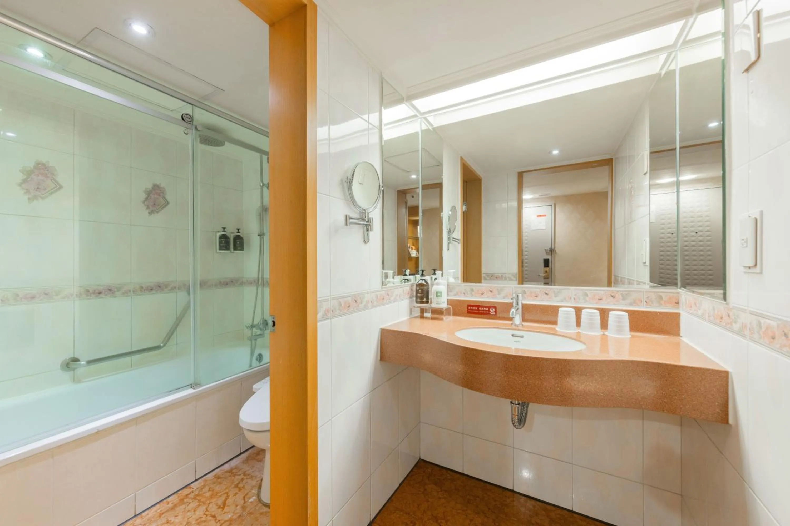 Bathroom in Cosmos Hotel Taipei