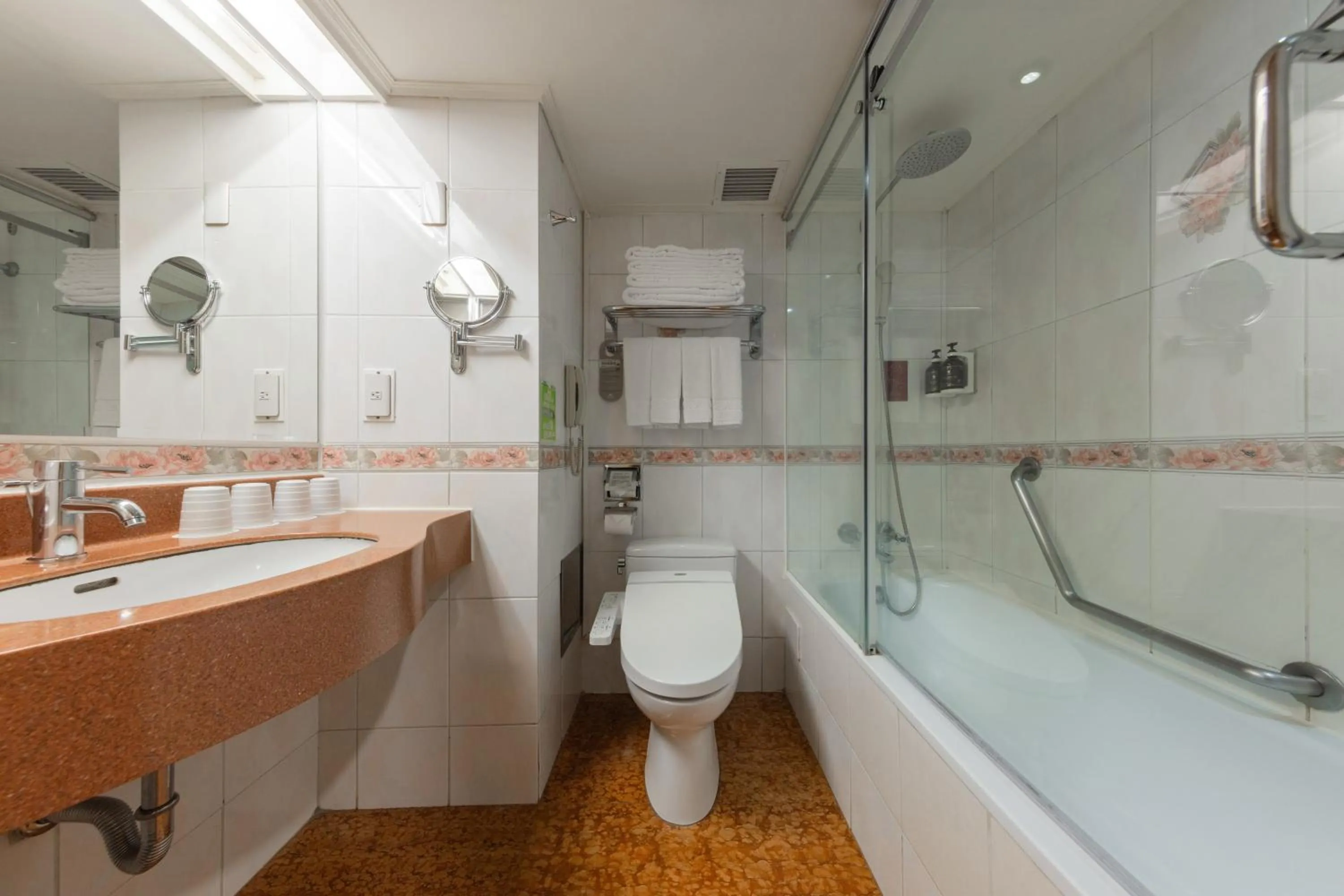 Bathroom in Cosmos Hotel Taipei