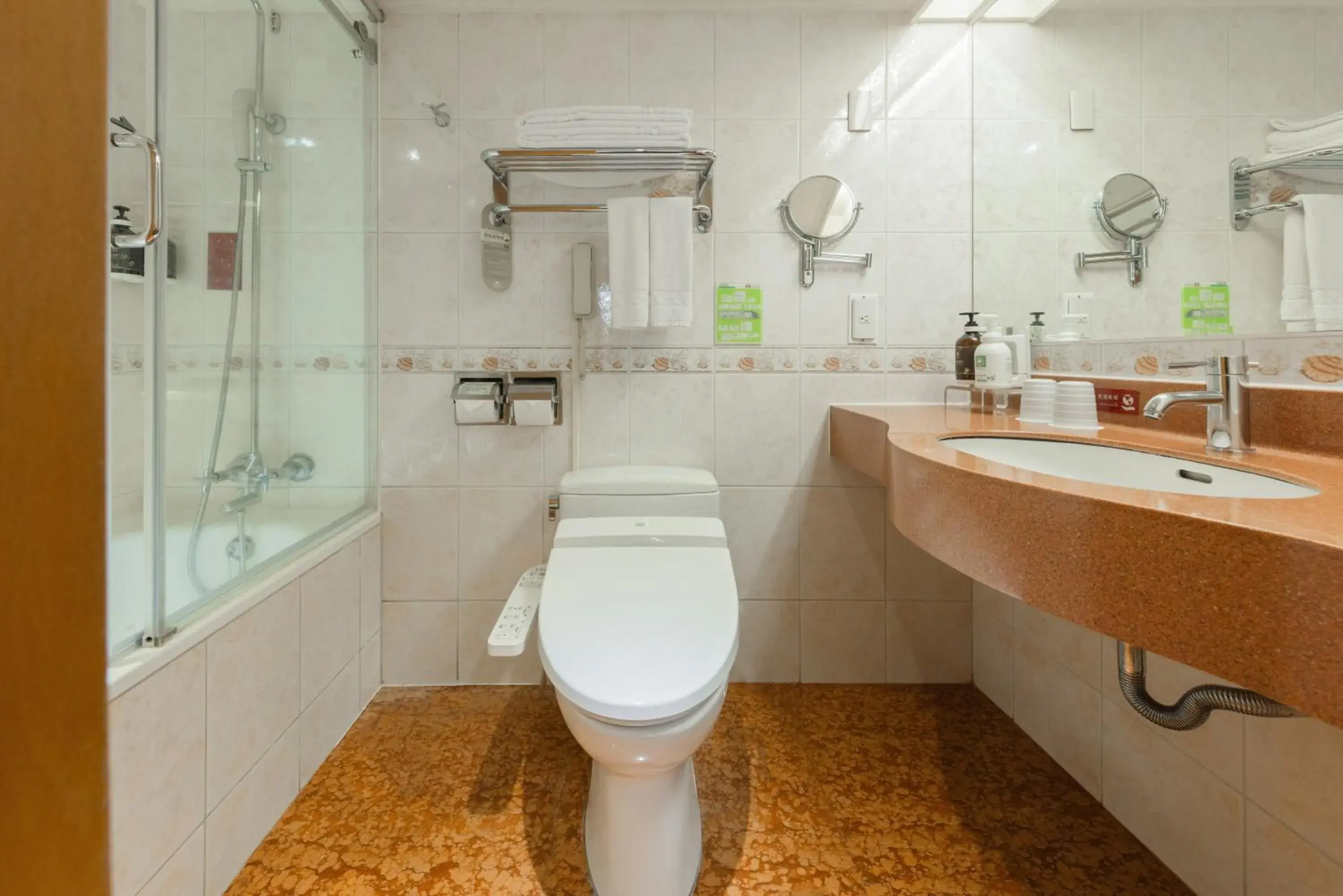 Bathroom in Cosmos Hotel Taipei Bathroom in Cosmos Hotel Taipei