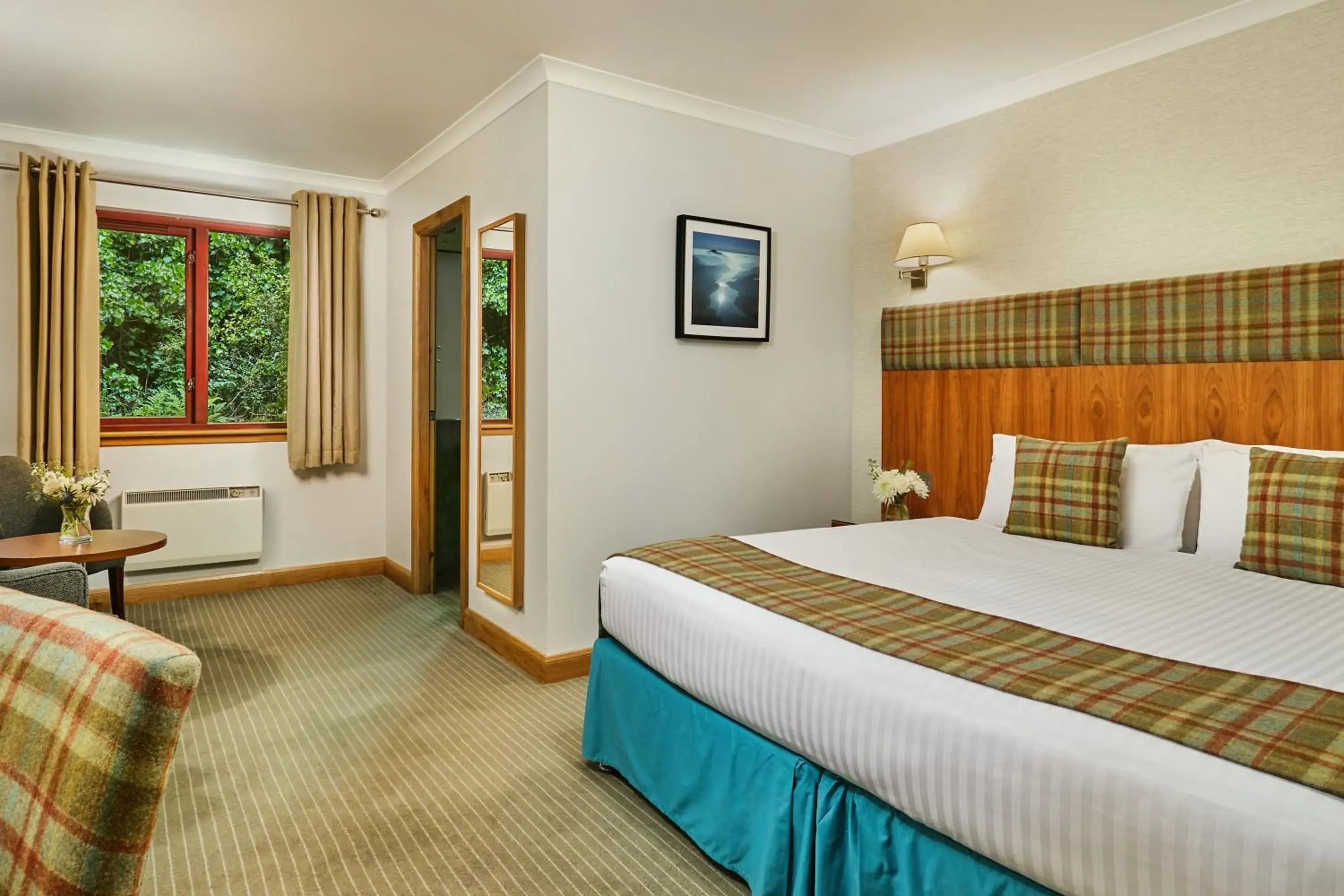 Twin Room with no Loch View in Clan Macduff Hotel Twin Room with no Loch View in Clan Macduff Hotel