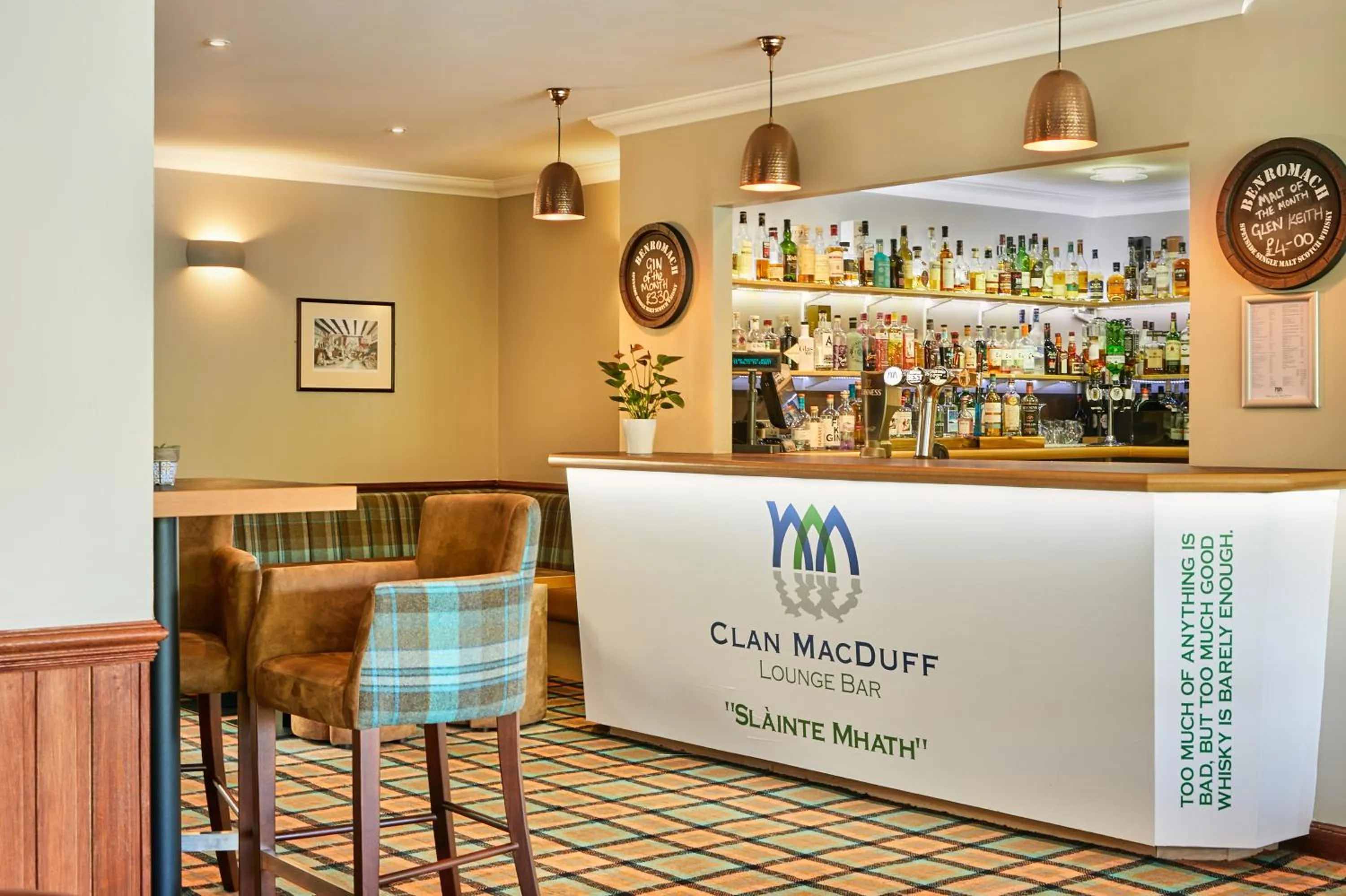 Lounge or bar in Clan Macduff Hotel