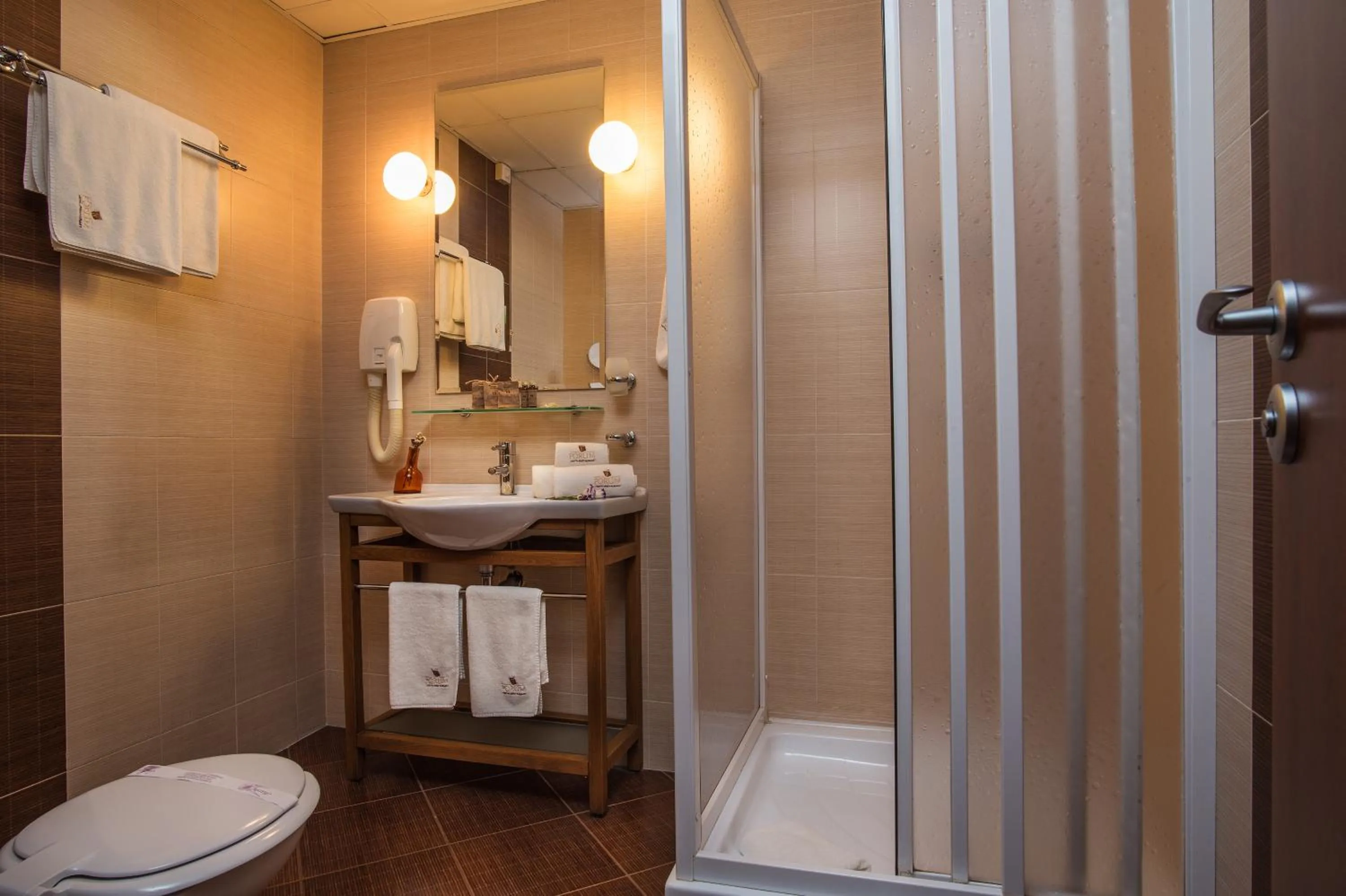 Shower in Antique Forum Hotel "Self Check-in" Stara Zagora