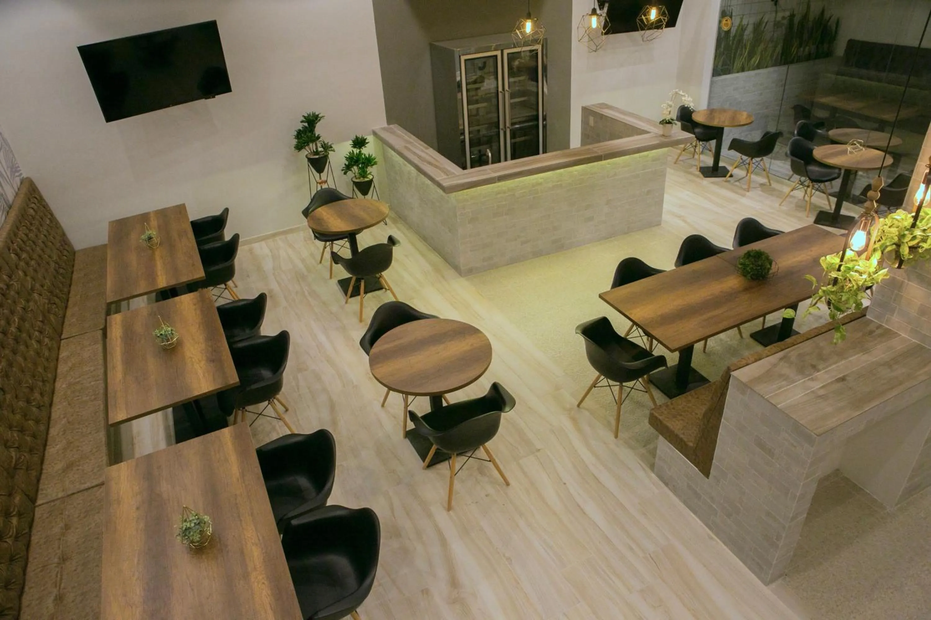 Restaurant/places to eat in Hotel Sexta Avenida Inn