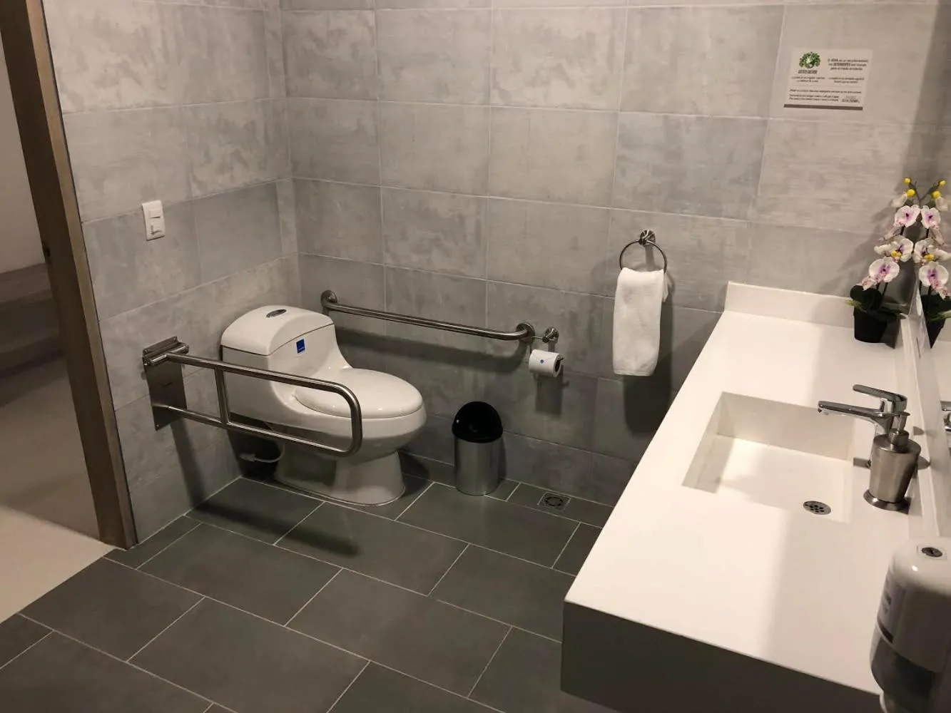 Bathroom in Hotel Sexta Avenida Inn