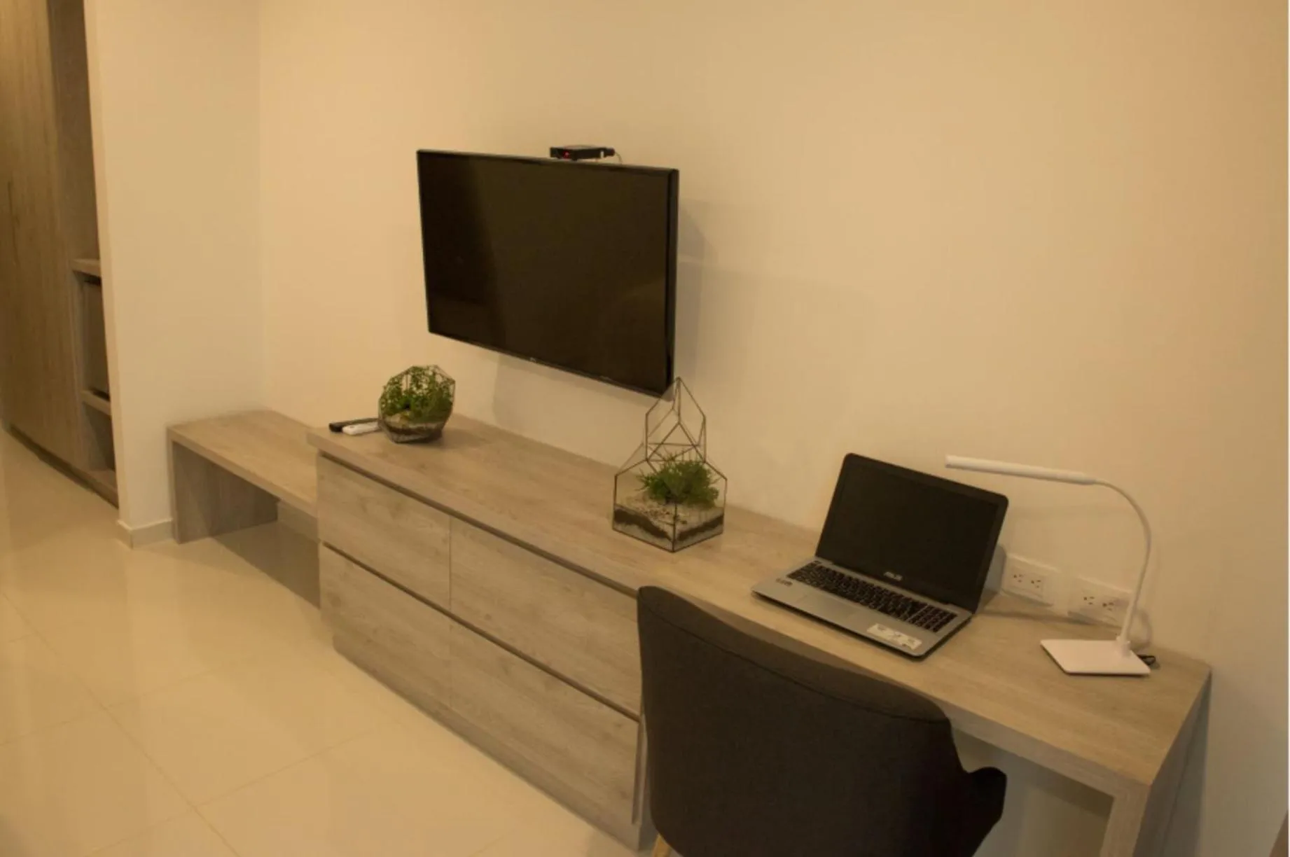 TV and multimedia in Hotel Sexta Avenida Inn