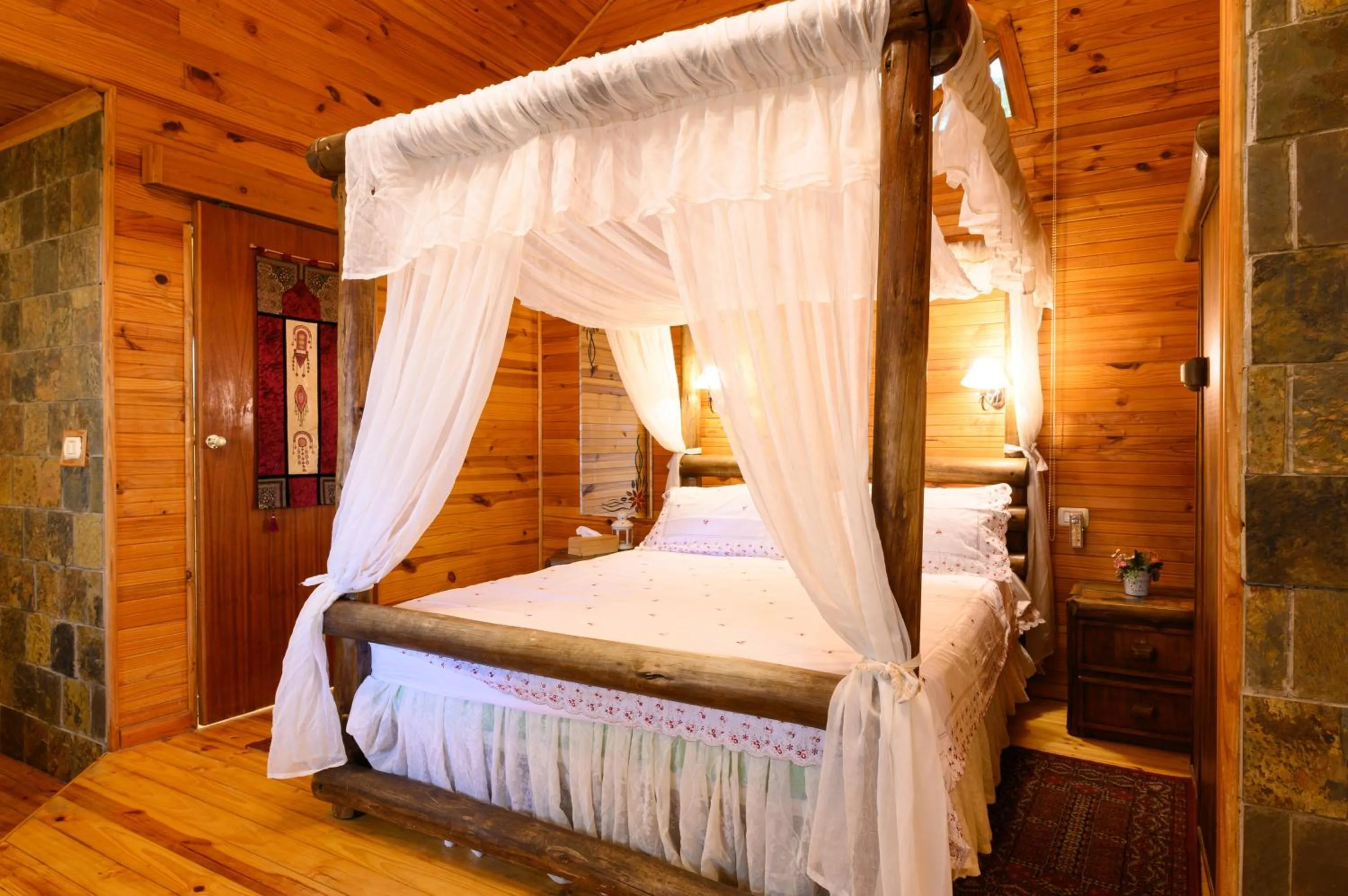 Bed in Rosh Pinat Noy