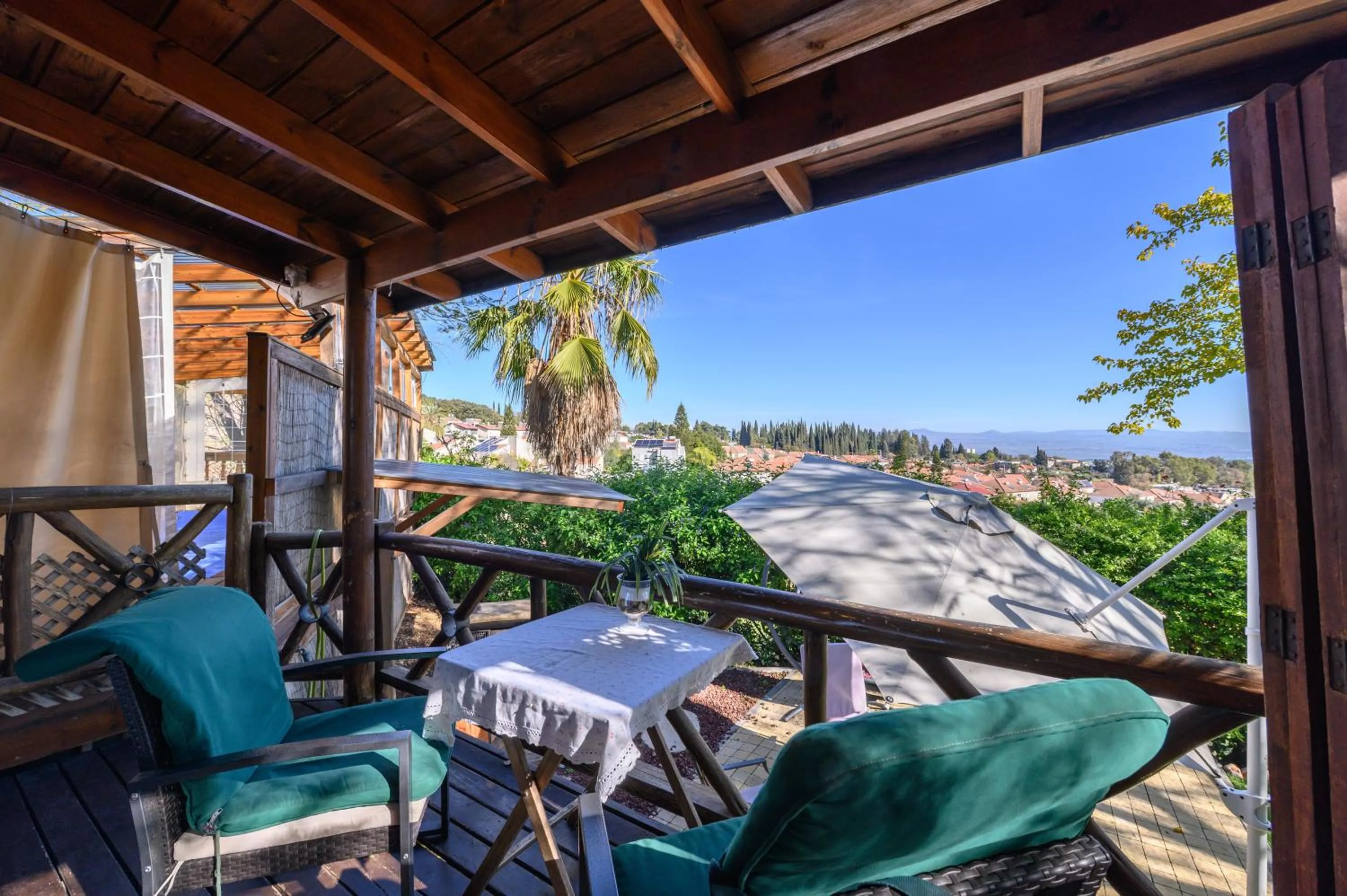 Patio in Rosh Pinat Noy