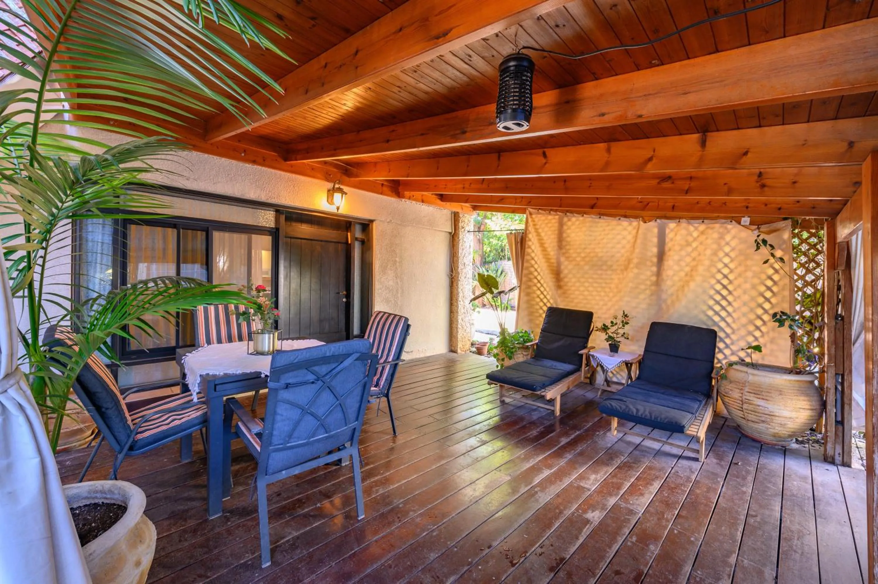 Patio in Rosh Pinat Noy